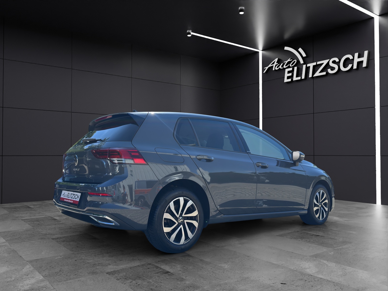 Fahrzeugabbildung Volkswagen Golf VIII Active TDI DSG LED ACC SHZ PDC NAVI AMBIENTE KLIMA
