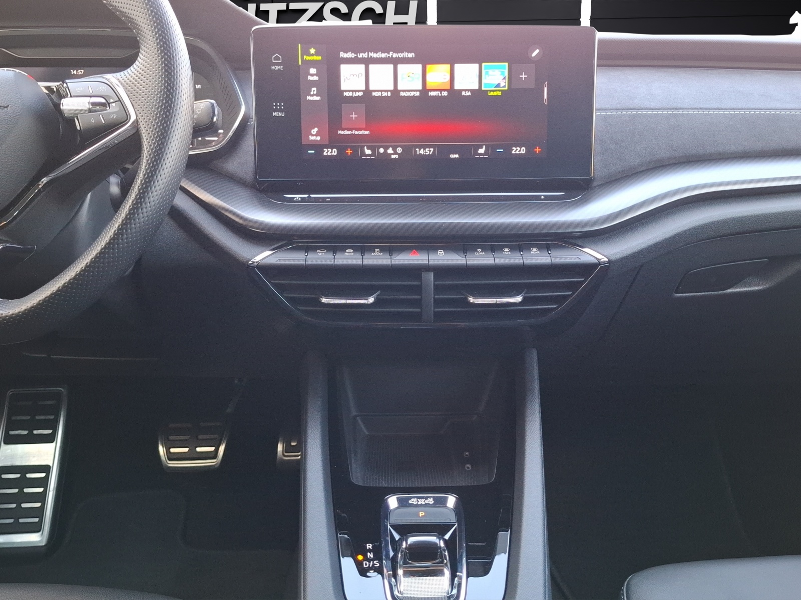 Fahrzeugabbildung SKODA Octavia Combi TDI RS Plus 4x4 Matrix Navi HUD AID ACC RFK SH 19