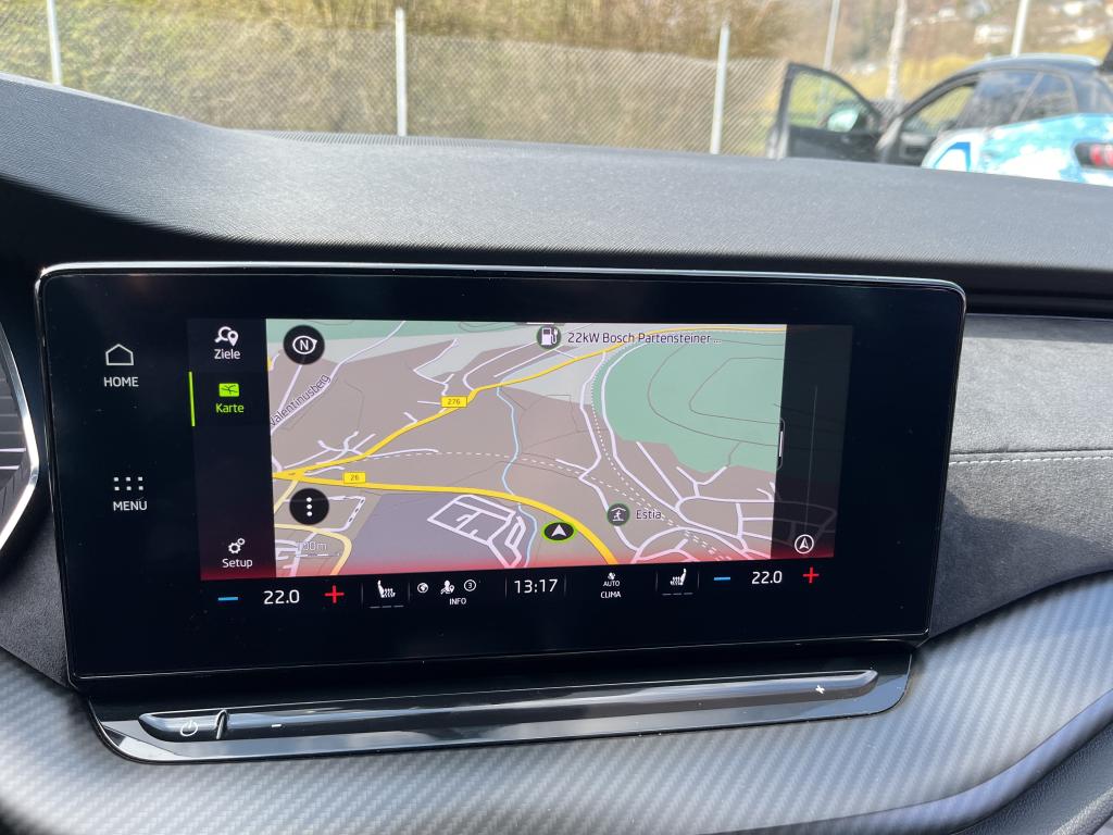 Fahrzeugabbildung SKODA Octavia Combi TDI RS Plus DSG 4x4 Matrix Navi HUD AID ACC RFK SH 19