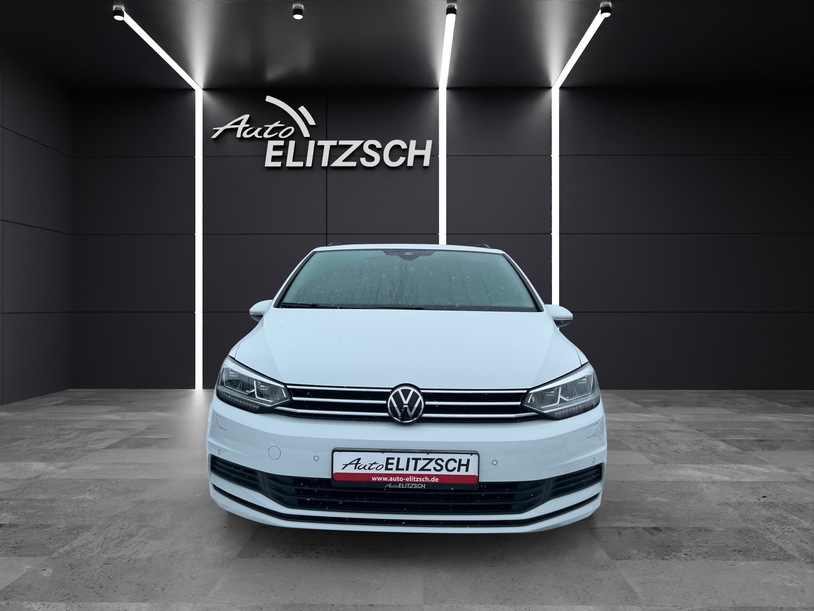 Fahrzeugabbildung Volkswagen Touran Comfortline TDI LED ACC STH SH Massage Climatronic Navi