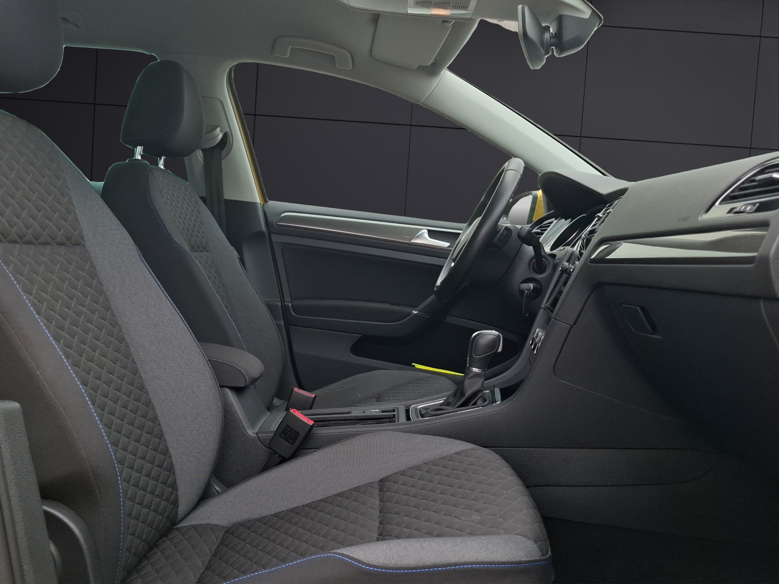Fahrzeugabbildung Volkswagen Golf VII Variant TSI Join DSG LED AHK Navi ACC PDC SH