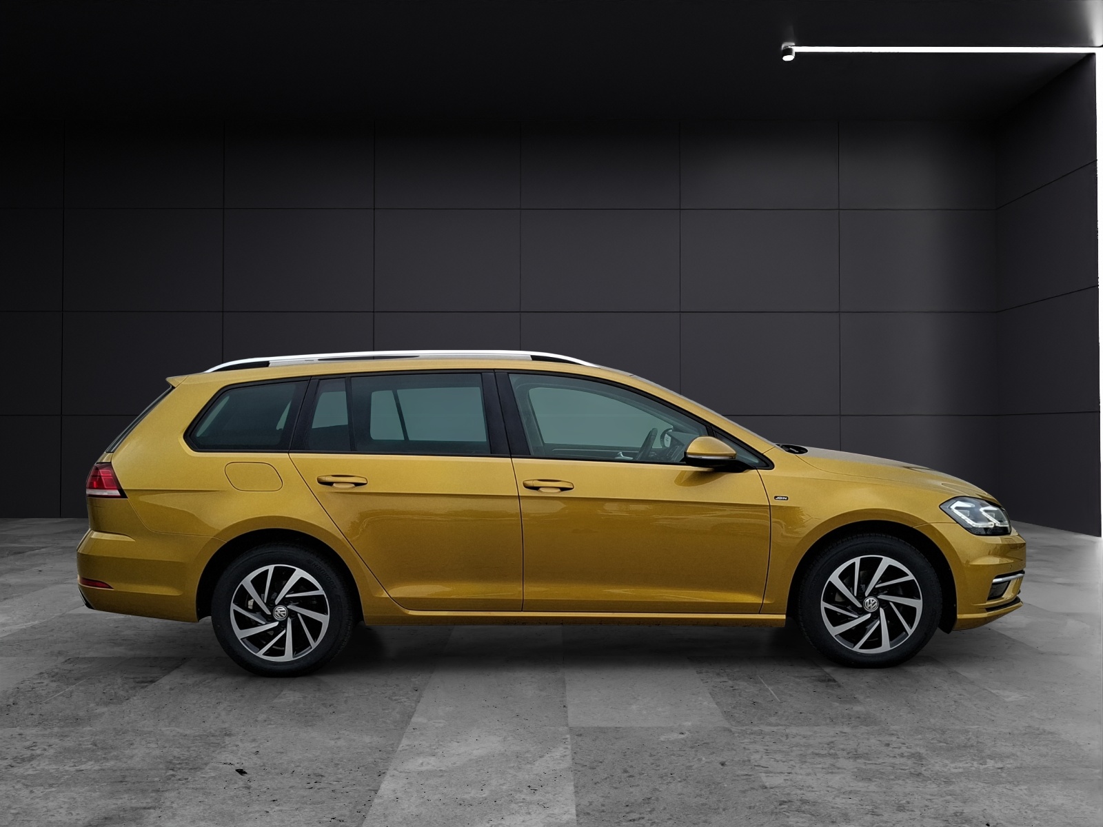 Fahrzeugabbildung Volkswagen Golf VII Variant TSI Join DSG LED AHK Navi ACC PDC SH