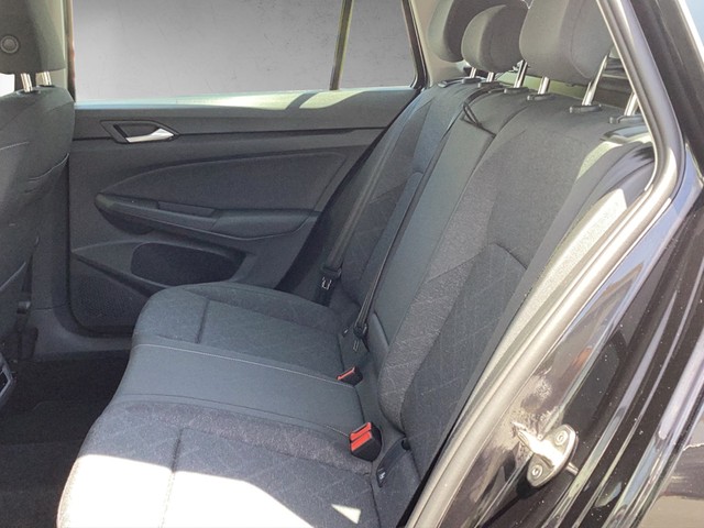 Fahrzeugabbildung Volkswagen Golf VIII Variant TSI Life LED Navi AID ACC PDC SHZ