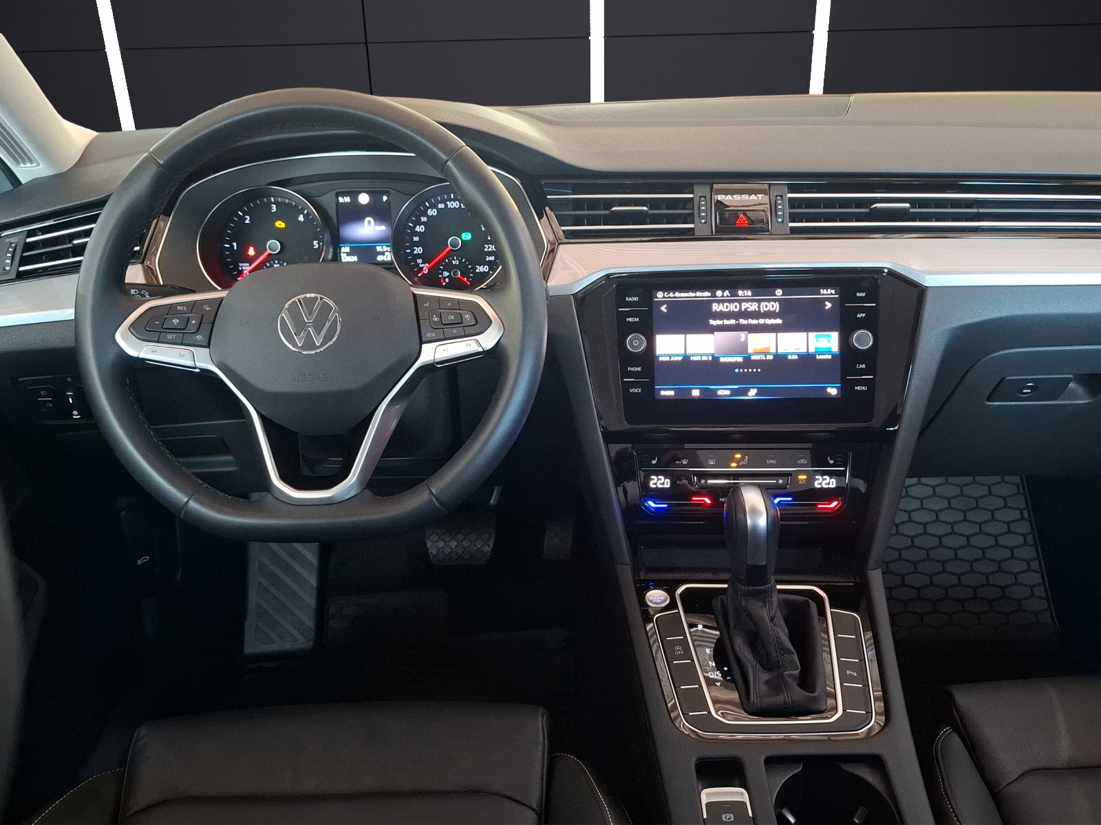Fahrzeugabbildung Volkswagen Passat Variant TDI Business DSG LED Navi ACC RFK SH