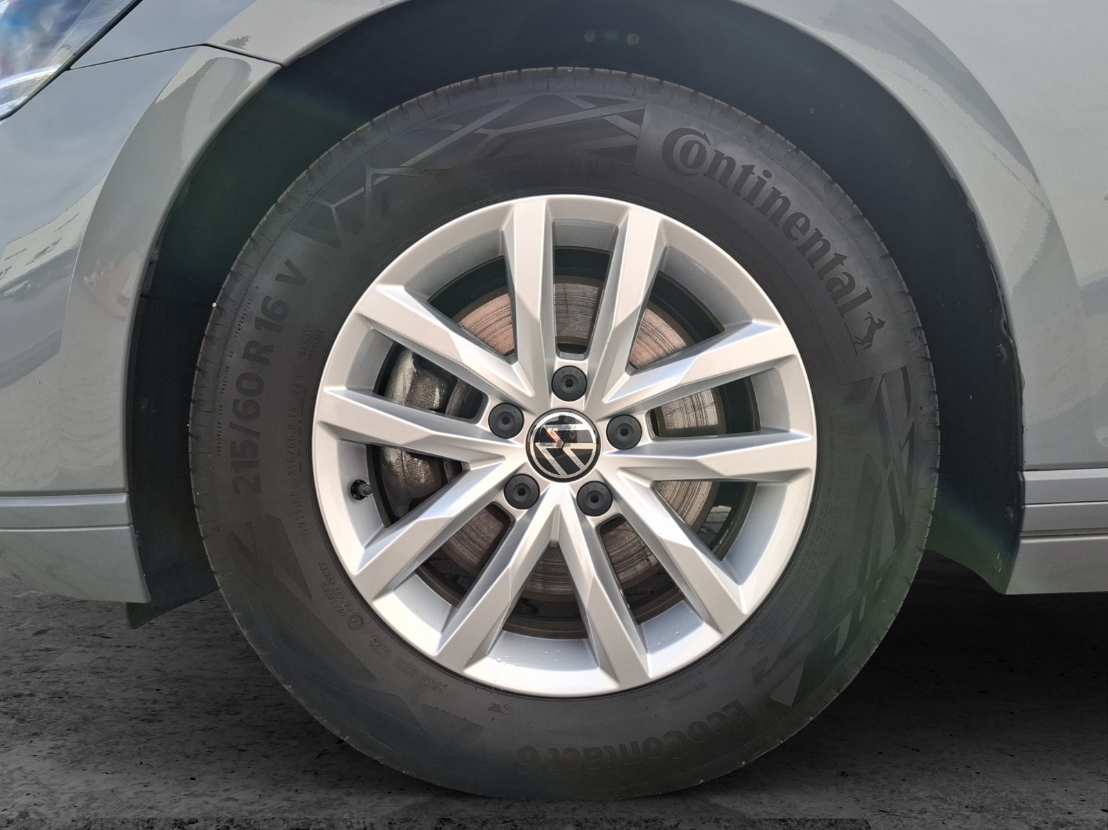 Fahrzeugabbildung Volkswagen Passat Variant TDI Business DSG LED Navi ACC RFK SH