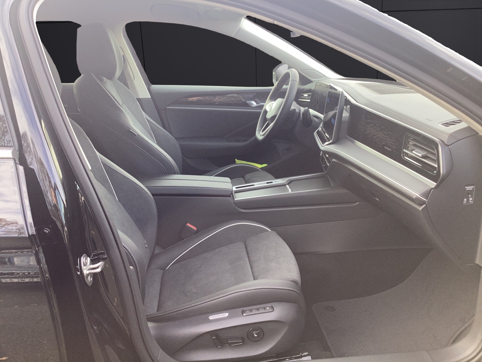 Fahrzeugabbildung Volkswagen Passat Variant Business AHZV LED DAB+ ACC