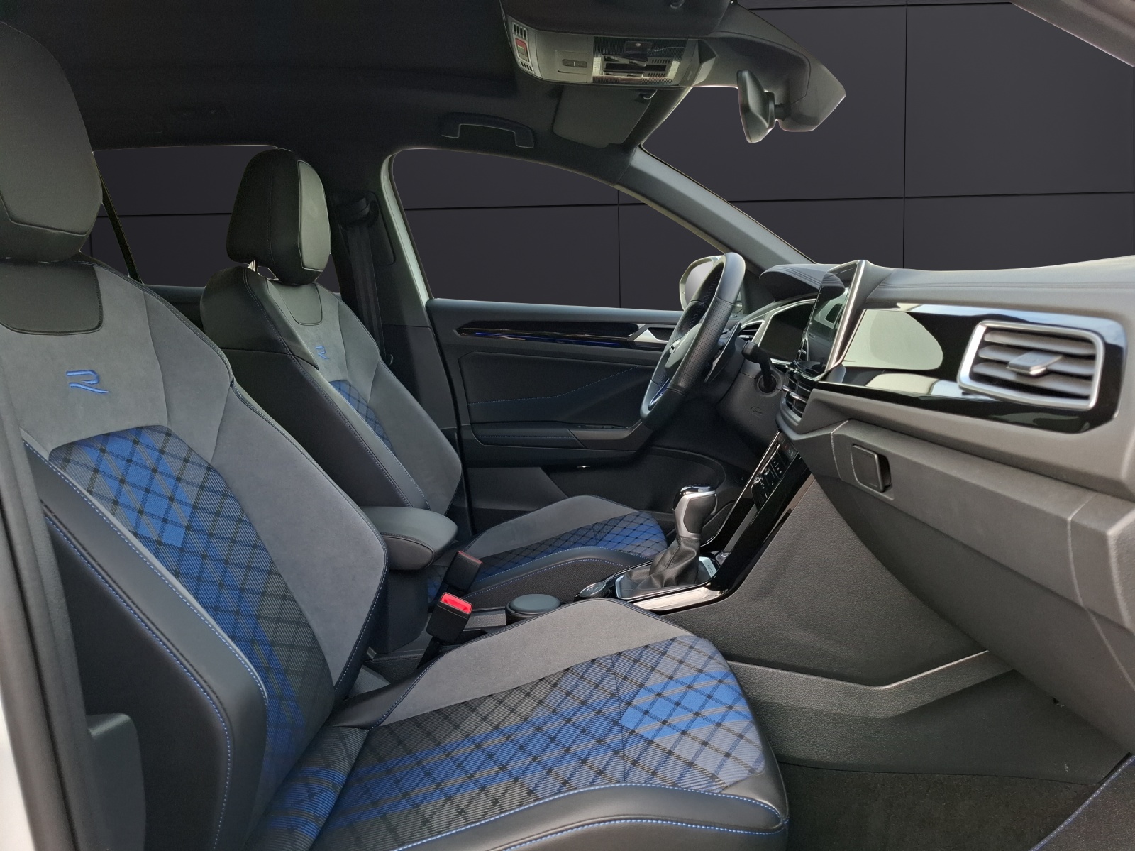 Fahrzeugabbildung Volkswagen T-Roc R 4M Matrix Navi Akrapovic Pano AID ACC RFK 19