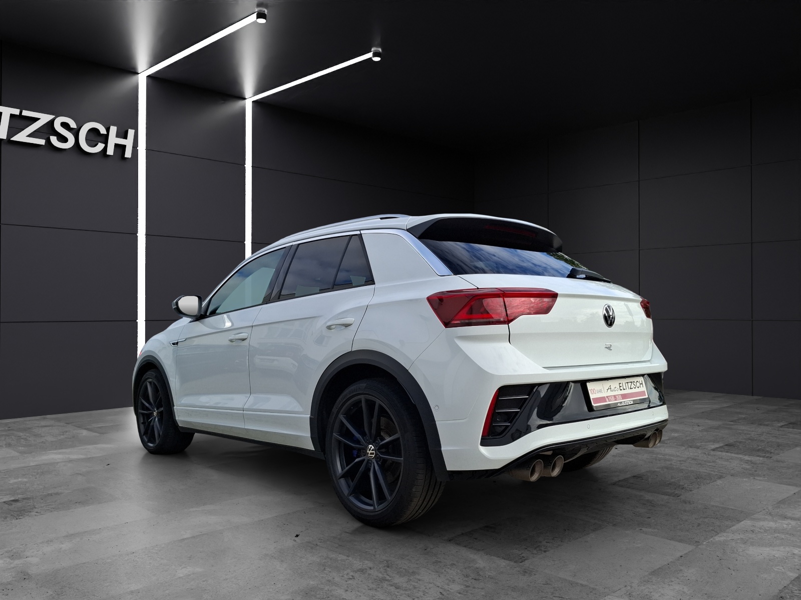Fahrzeugabbildung Volkswagen T-Roc R 4M Matrix Navi Akrapovic Pano AID ACC RFK 19
