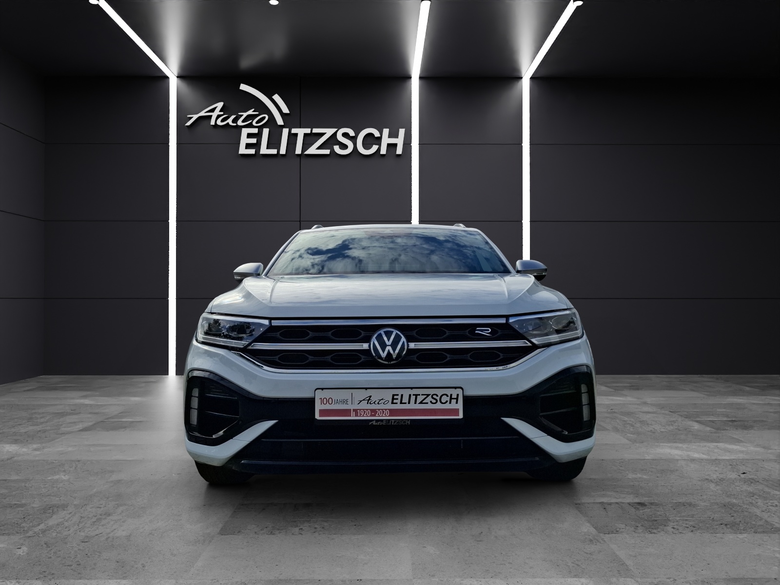 Fahrzeugabbildung Volkswagen T-Roc R 4M Matrix Navi Akrapovic Pano AID ACC RFK 19