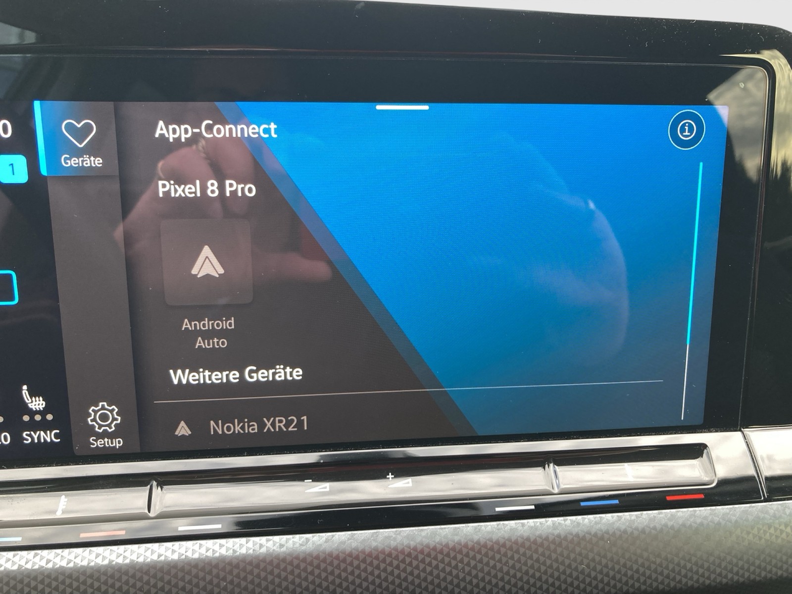 Fahrzeugabbildung Volkswagen Golf VIII Variant eTSI Active DSG LED Navi ACC RFK