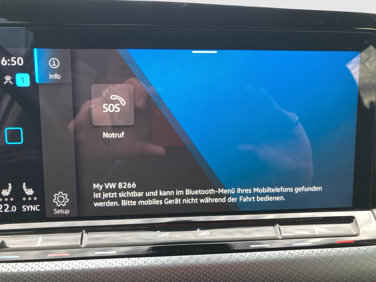 Fahrzeugabbildung Volkswagen Golf VIII Variant eTSI Active DSG LED Navi ACC RFK