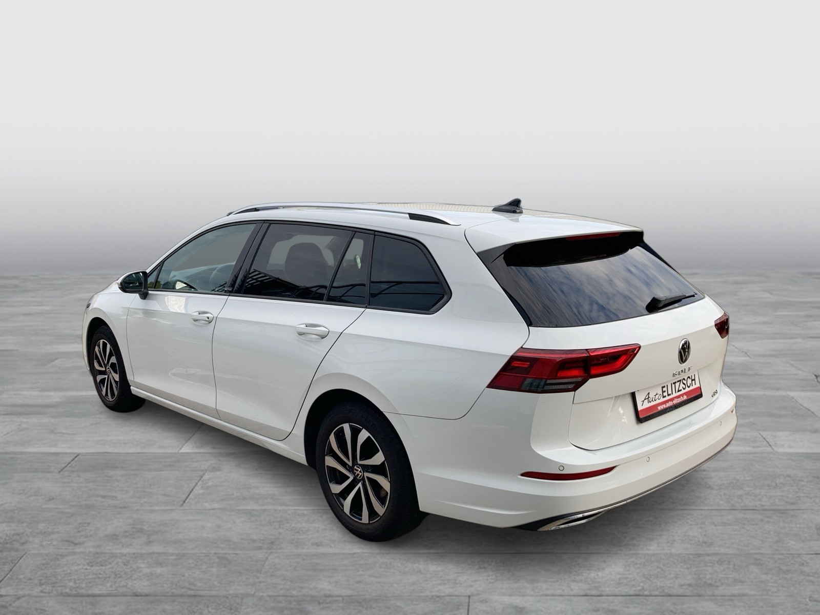 Fahrzeugabbildung Volkswagen Golf VIII Variant eTSI Active DSG LED Navi ACC RFK