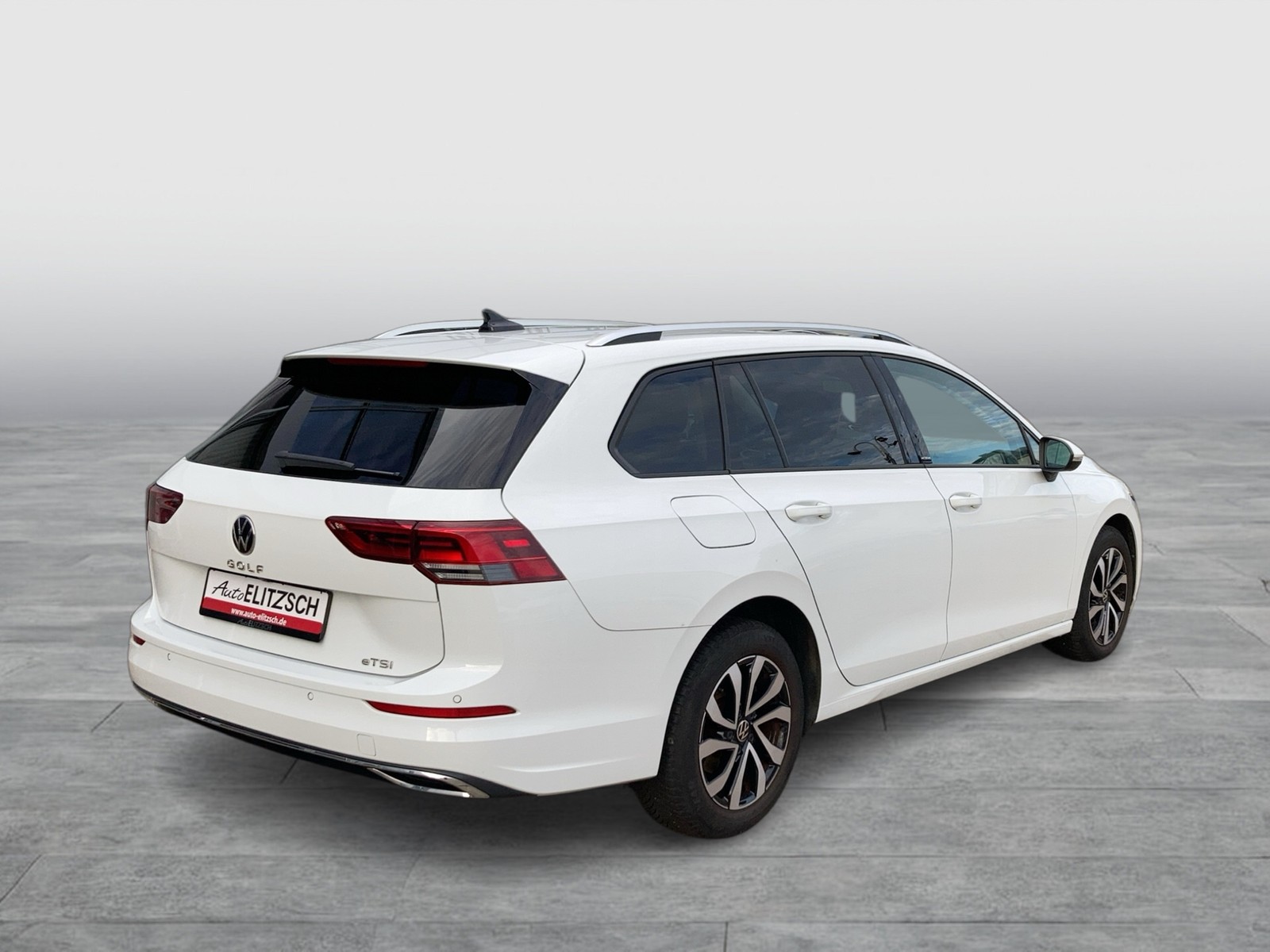 Fahrzeugabbildung Volkswagen Golf VIII Variant eTSI Active DSG LED Navi ACC RFK