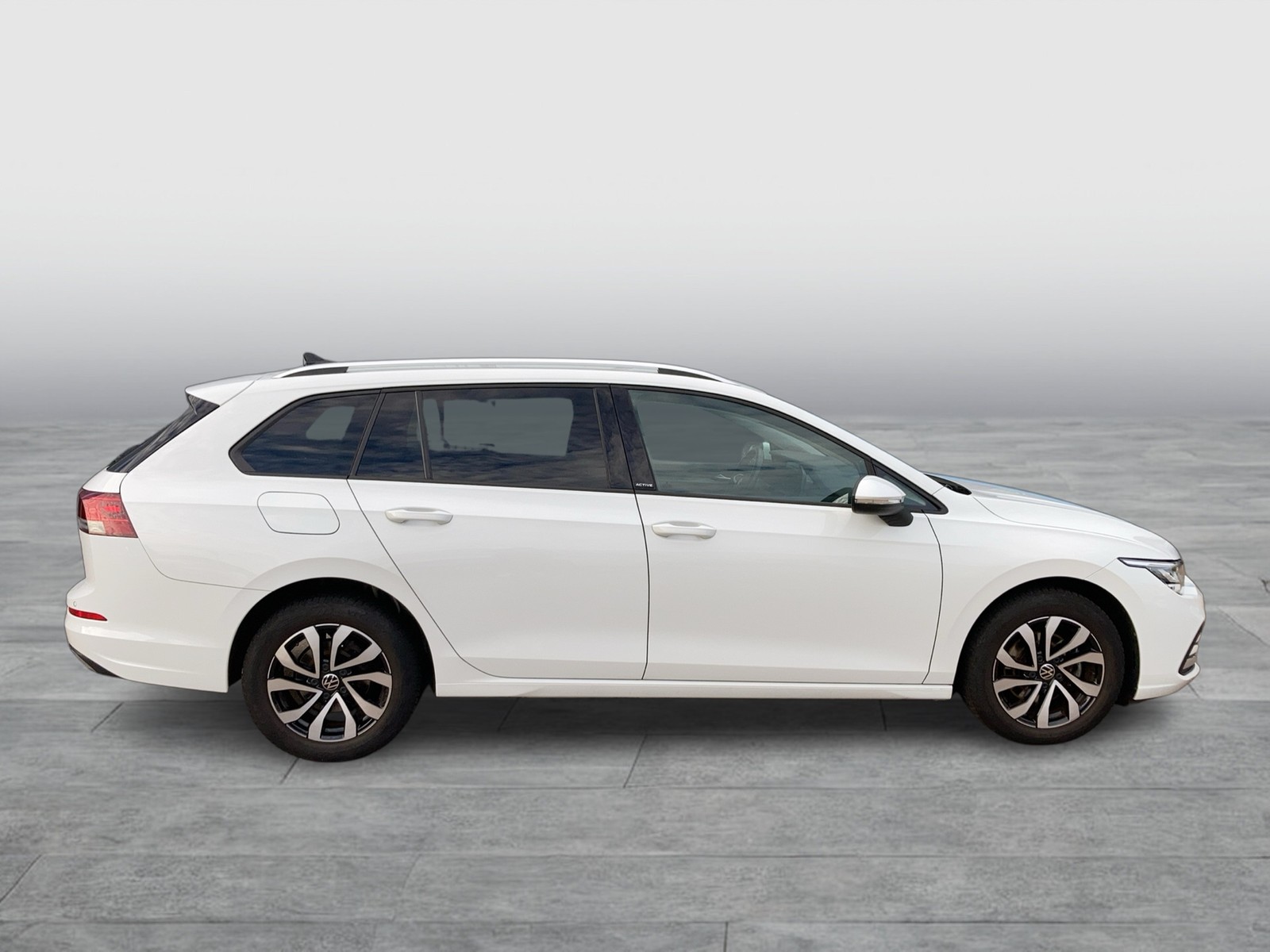 Fahrzeugabbildung Volkswagen Golf VIII Variant eTSI Active DSG LED Navi ACC RFK