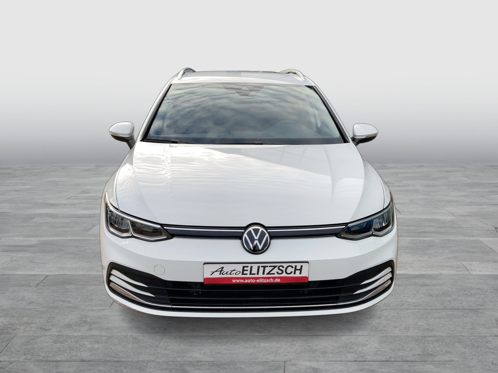 Fahrzeugabbildung Volkswagen Golf VIII Variant eTSI Active DSG LED Navi ACC RFK