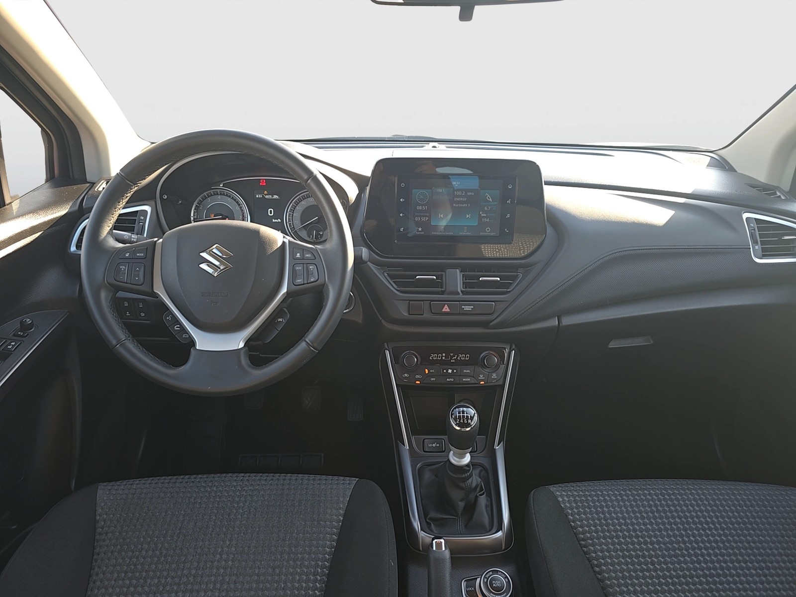 Fahrzeugabbildung Suzuki S-Cross Comfort 4x4 Hybrid LED Navi AHK ACC RFK Pano SH