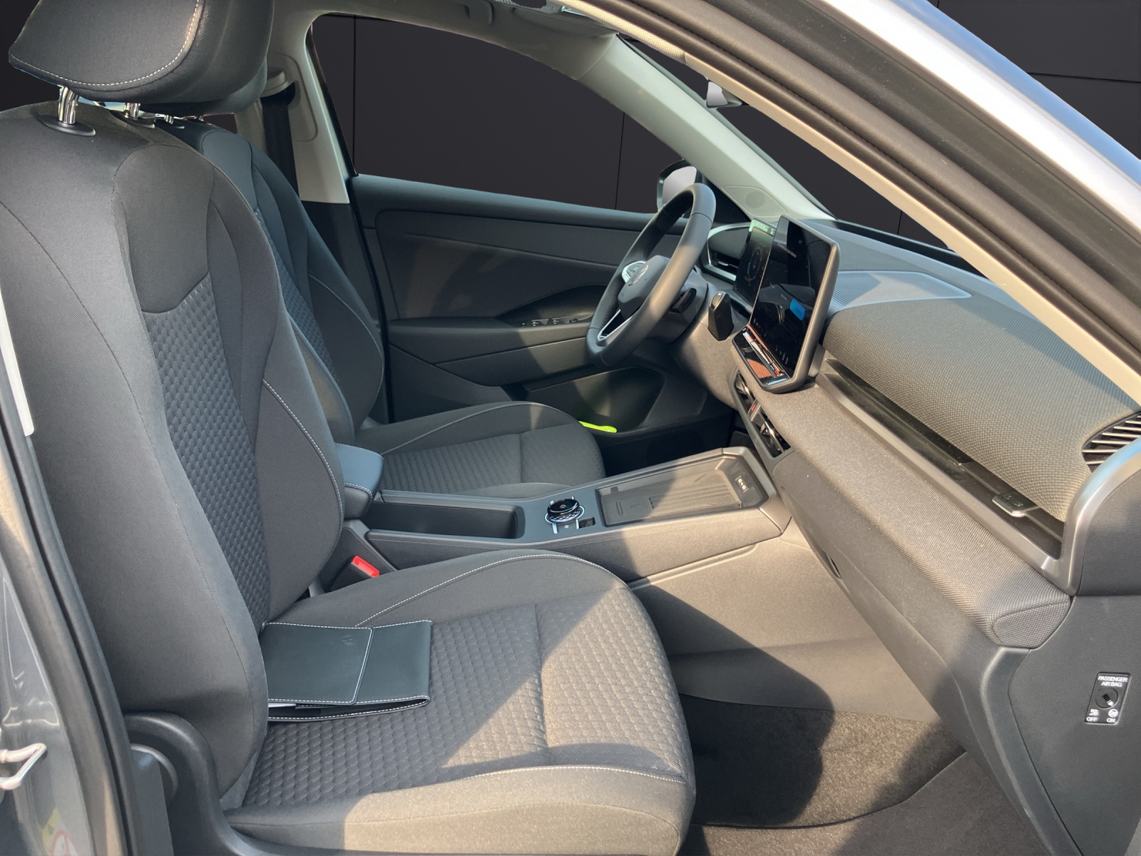 Fahrzeugabbildung Volkswagen T-Roc Life NAVI DAB LED ACC