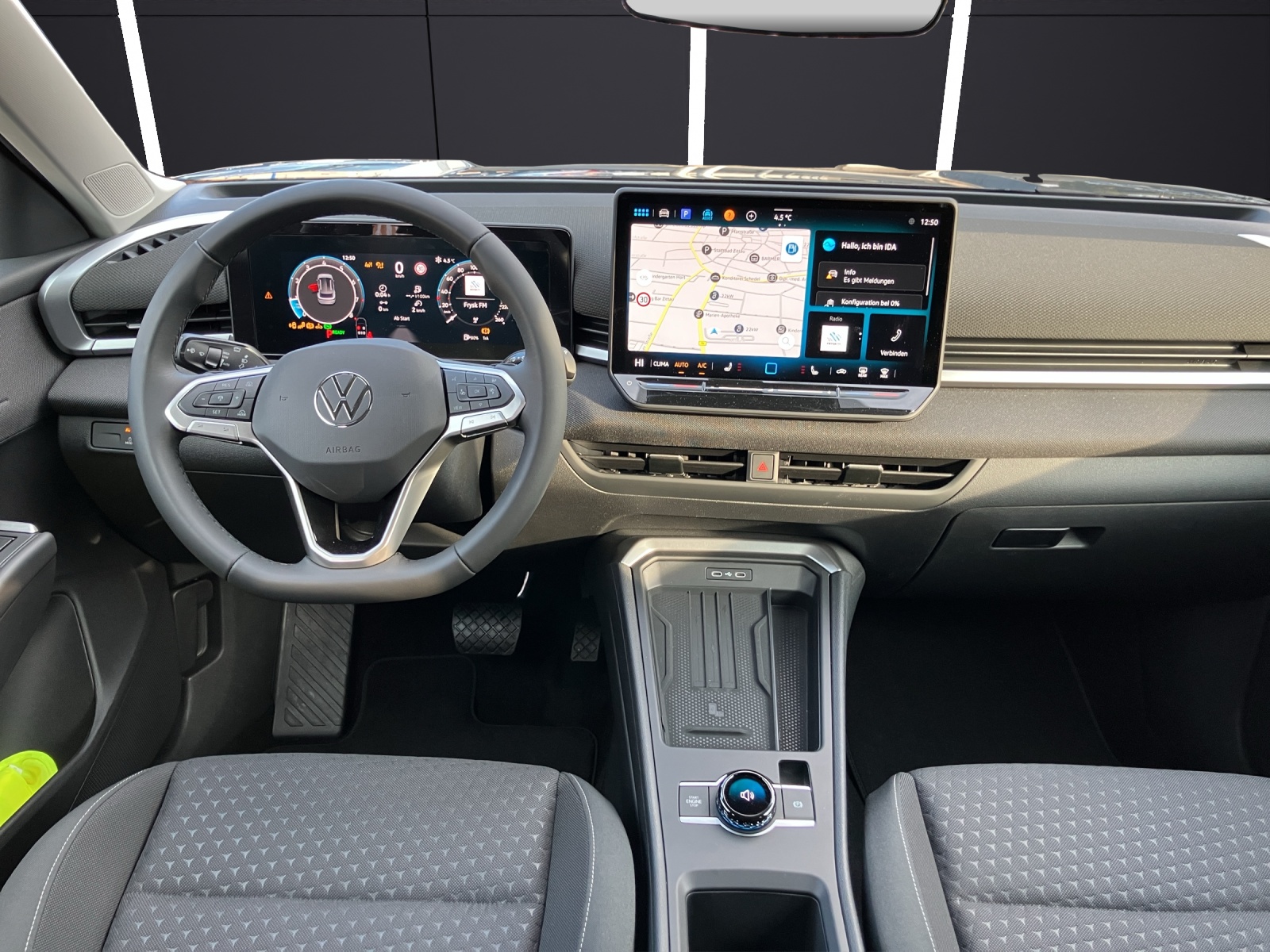 Fahrzeugabbildung Volkswagen T-Roc Life NAVI DAB LED ACC