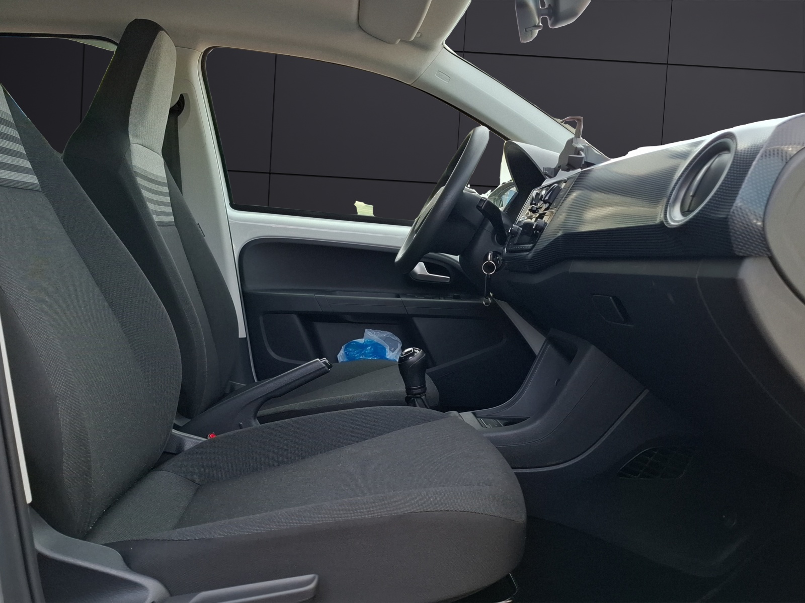 Fahrzeugabbildung Volkswagen up! 1.0 Basis Klima DAB GRA SHZ
