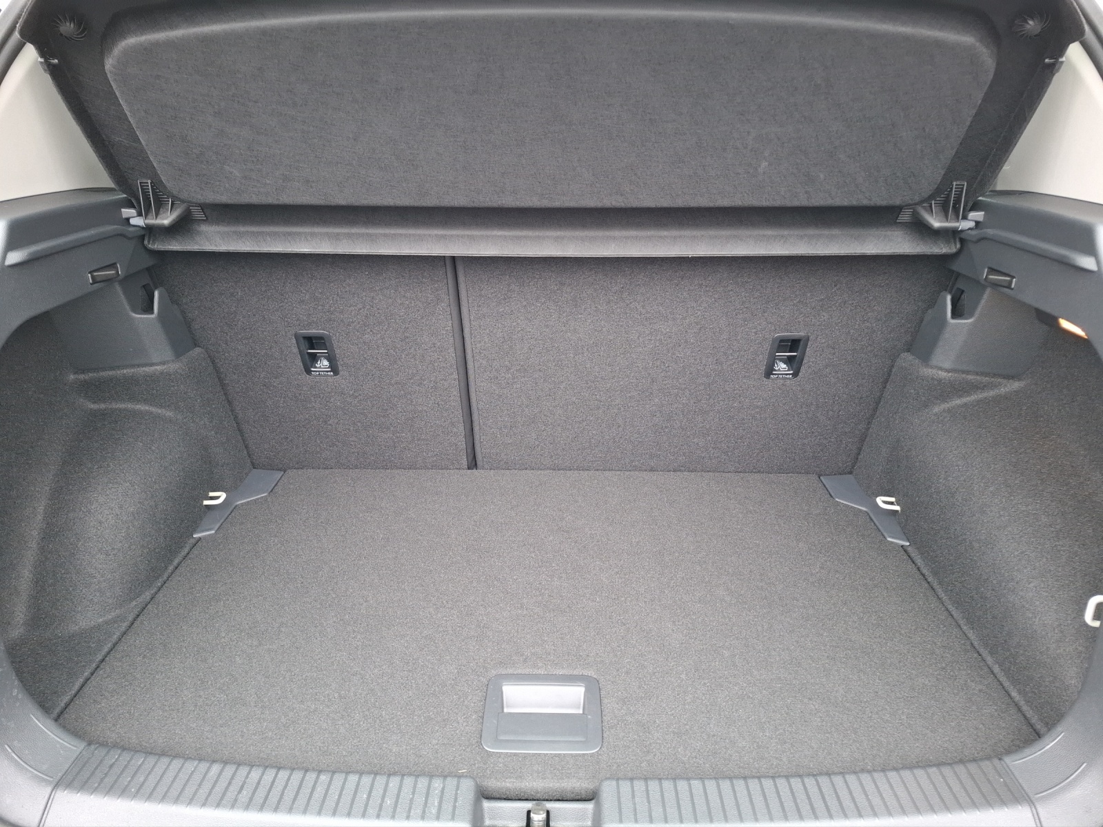 Fahrzeugabbildung Volkswagen T-Cross TSI Life DSG LED CarPlay AID ACC RFK SH LM