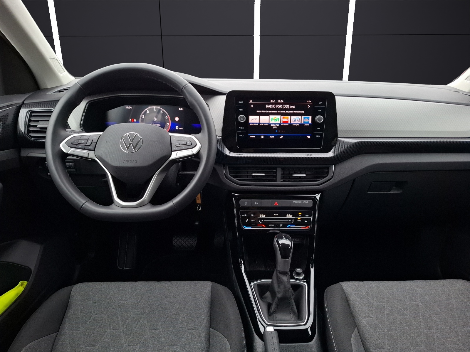 Fahrzeugabbildung Volkswagen T-Cross TSI Life DSG LED CarPlay AID ACC RFK SH LM