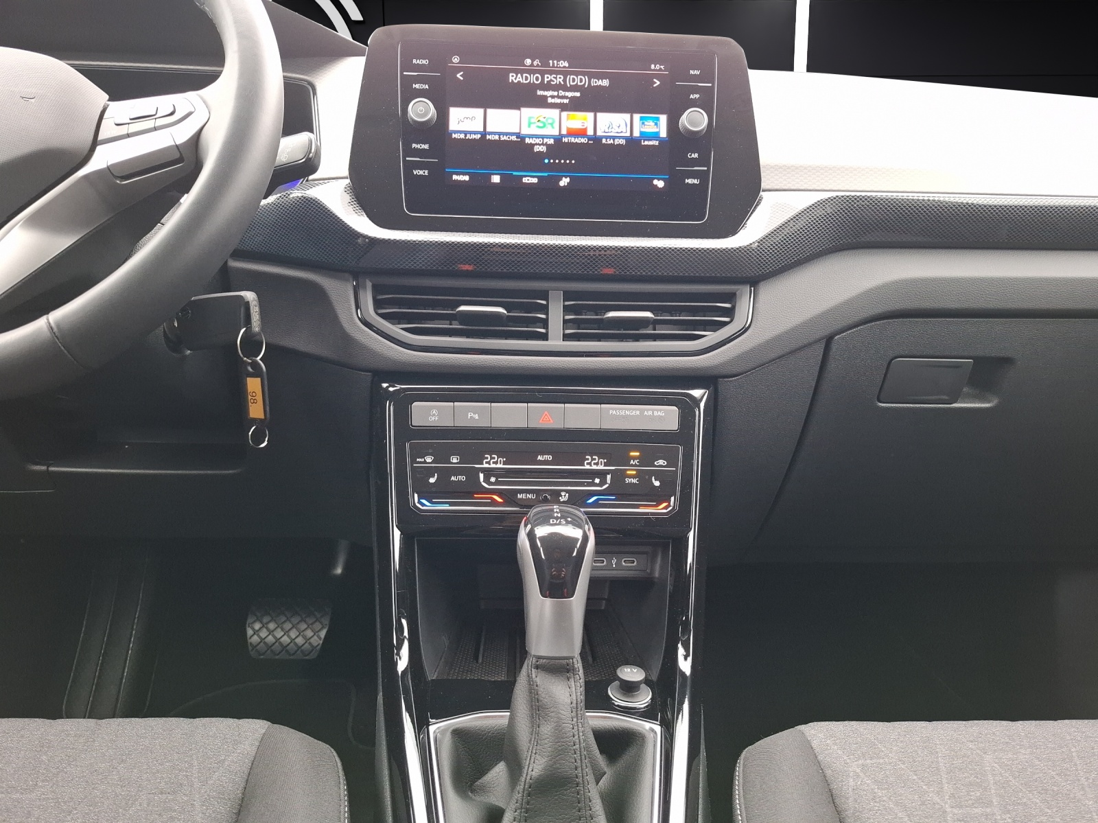 Fahrzeugabbildung Volkswagen T-Cross TSI Life DSG LED CarPlay AID ACC RFK SH LM