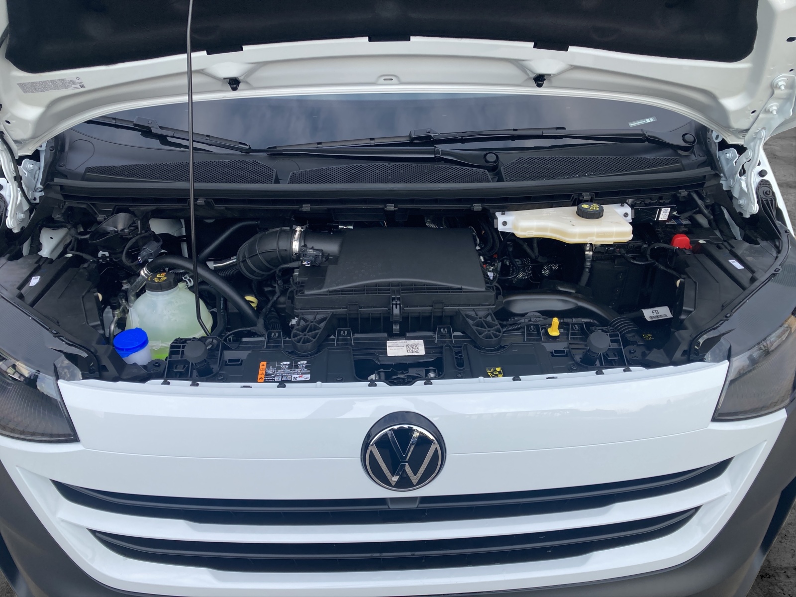 Fahrzeugabbildung Volkswagen T7 Transporter TDI Kasten AHK LaneAssist PDK