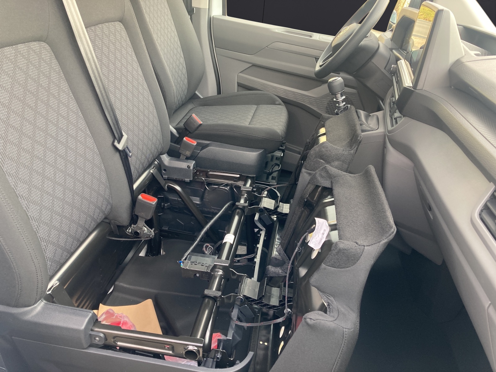Fahrzeugabbildung Volkswagen T7 Transporter TDI Kasten AHK LaneAssist PDK