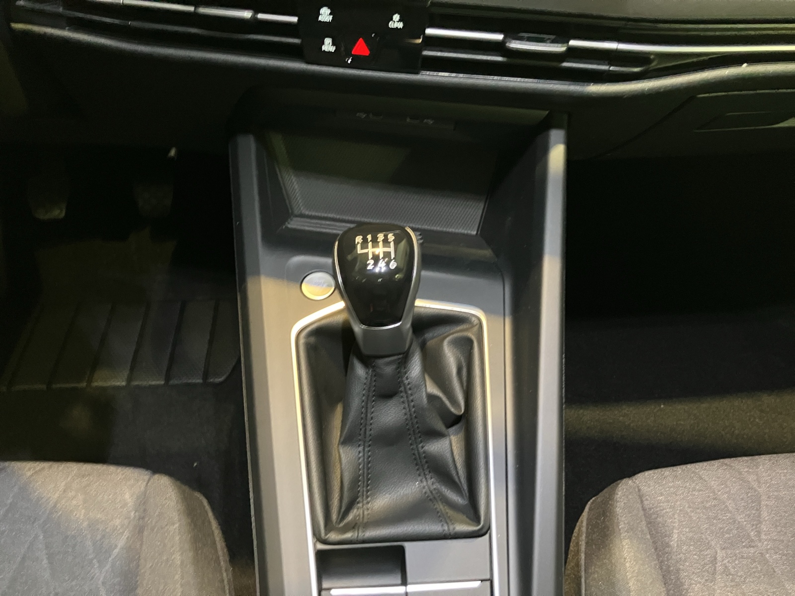 Fahrzeugabbildung Volkswagen Golf 1.5 TSI 85 kW Goal LED, DAB +, AUTO LIGHT ASSIST , ACC