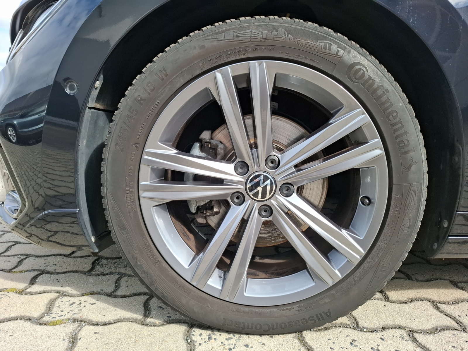 Fahrzeugabbildung Volkswagen Arteon SB TSI R-Line DSG Matrix Navi Pano AID ACC RFK SH