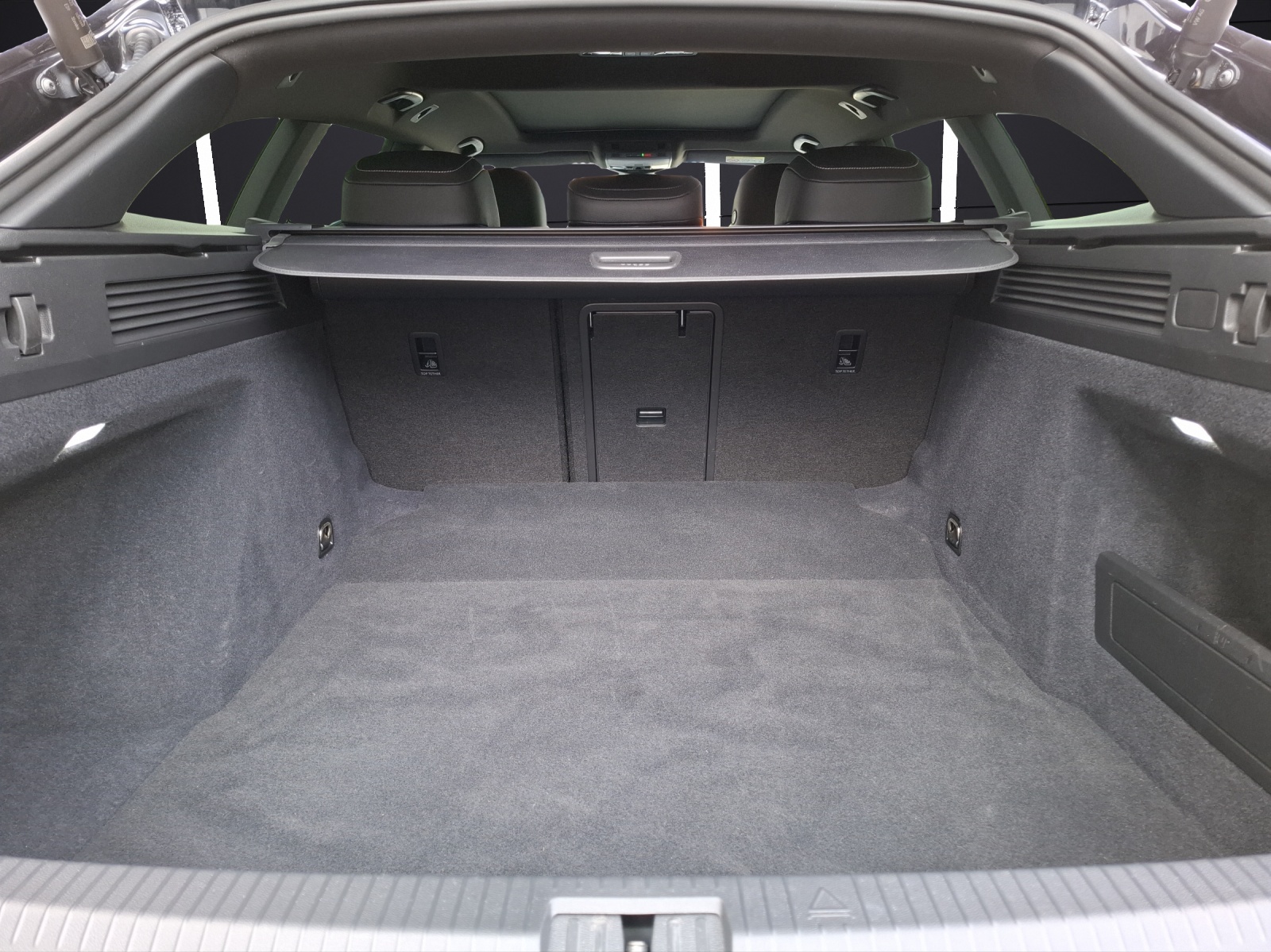 Fahrzeugabbildung Volkswagen Arteon SB TSI R-Line DSG Matrix Navi Pano AID ACC RFK SH