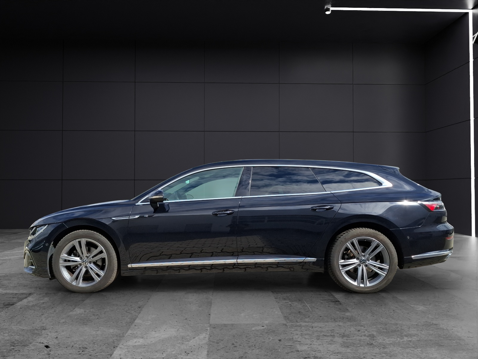 Fahrzeugabbildung Volkswagen Arteon SB TSI R-Line DSG Matrix Navi Pano AID ACC RFK SH
