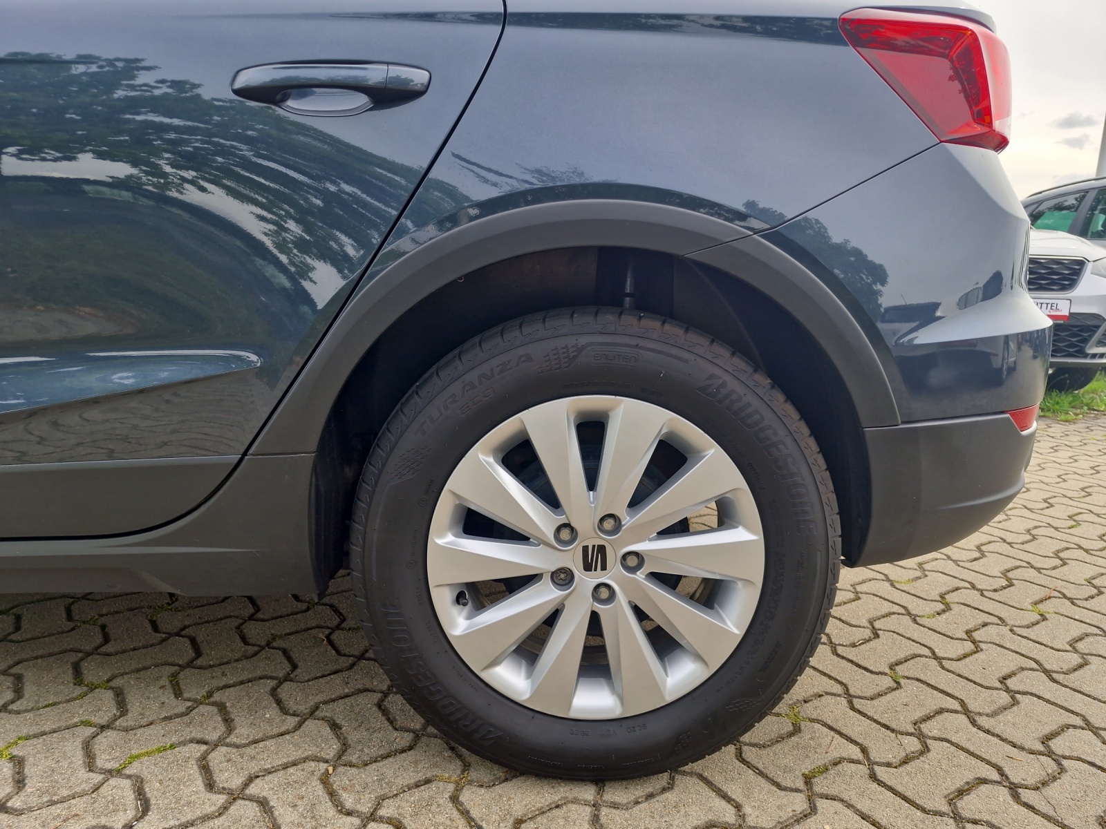 Fahrzeugabbildung SEAT Arona TSI Style LED Climatonic GRA PDC SH LM fertig