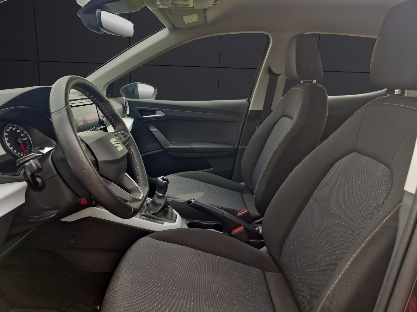 Fahrzeugabbildung SEAT Arona TSI Style LED Climatonic GRA PDC SH LM fertig