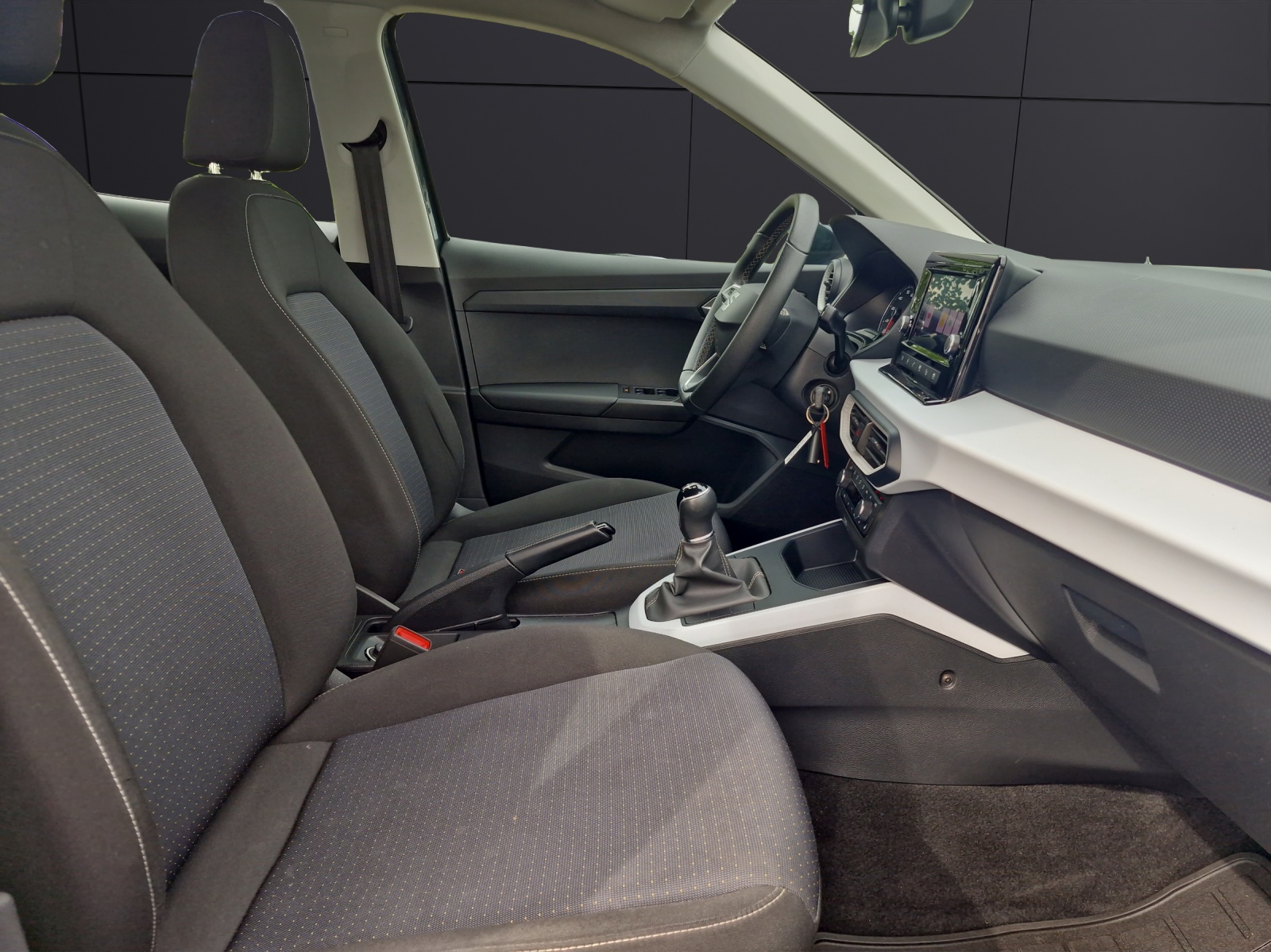 Fahrzeugabbildung SEAT Arona TSI Style LED Climatonic GRA PDC SH LM fertig