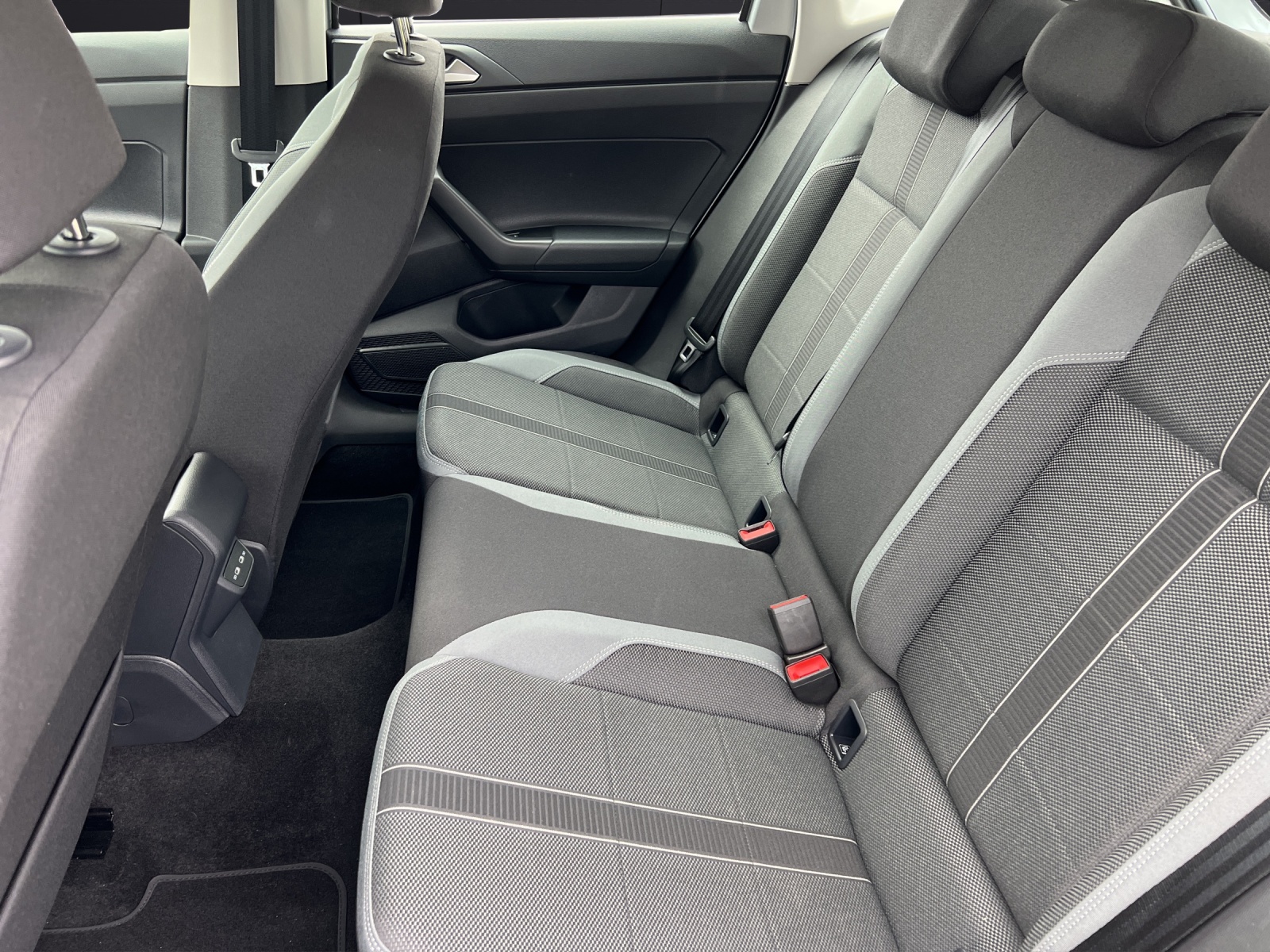 Fahrzeugabbildung Volkswagen Polo TSI Style DSG Matrix Navi AID ACC PDC SH