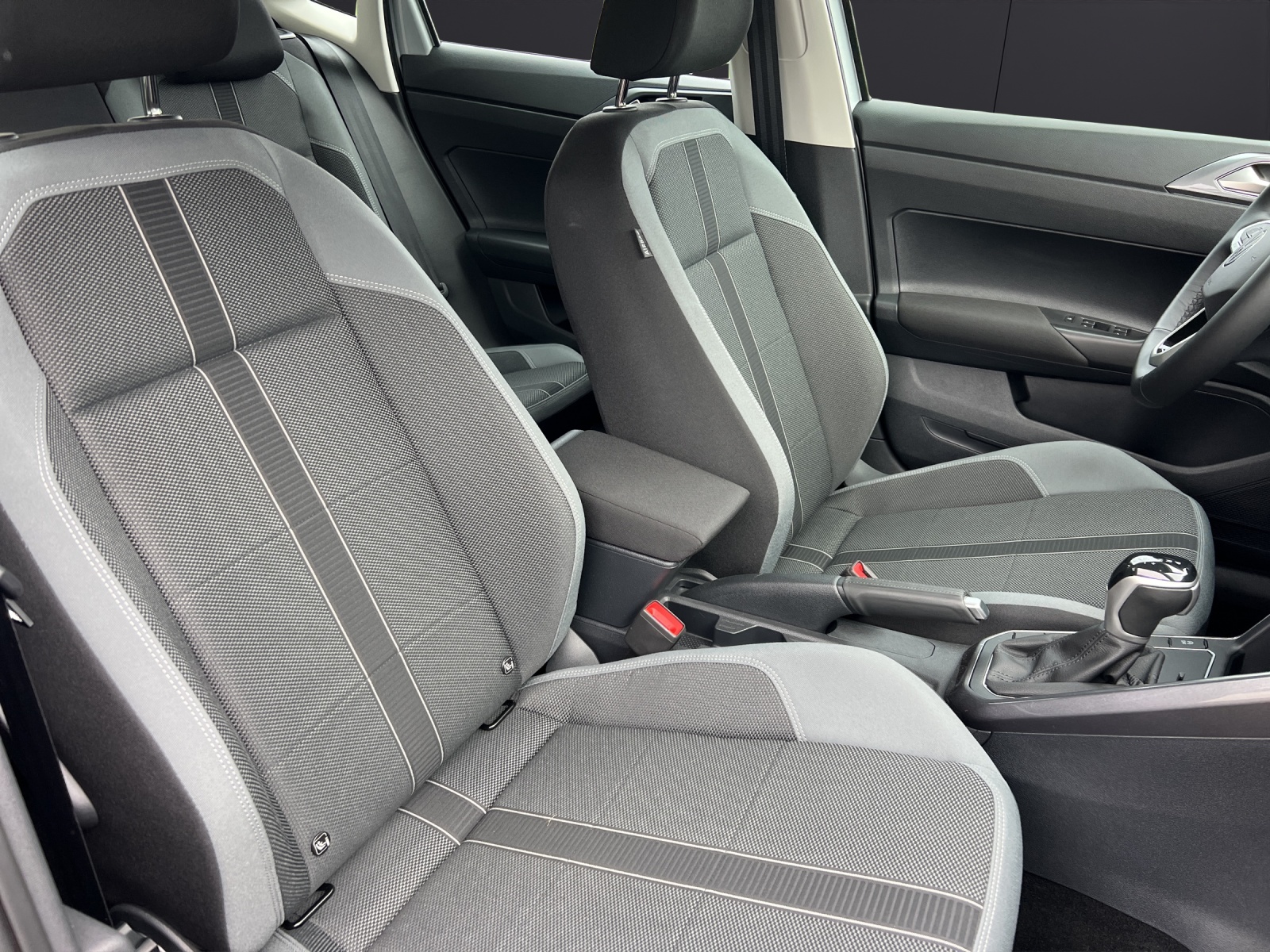 Fahrzeugabbildung Volkswagen Polo TSI Style DSG Matrix Navi AID ACC PDC SH