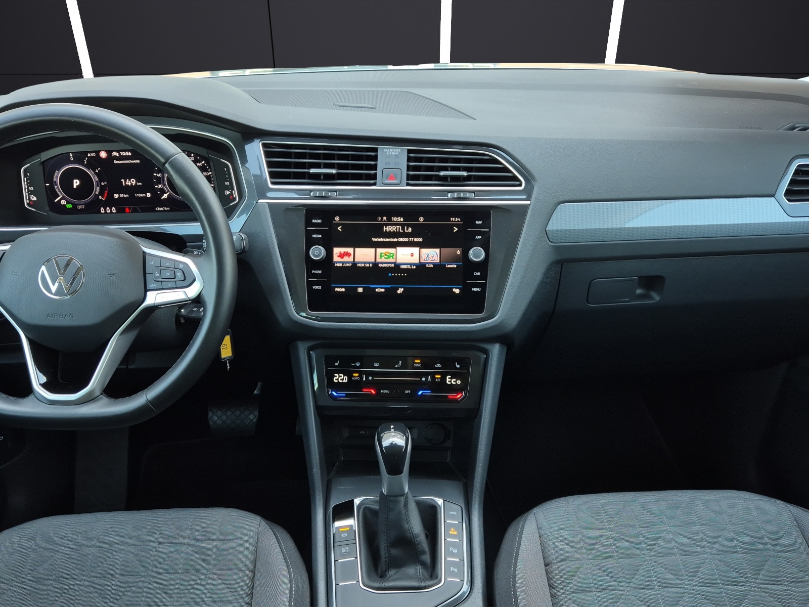 Fahrzeugabbildung Volkswagen Tiguan eHybrid Life DSG Matrix AHK Navi AID ACC RFK SHZ