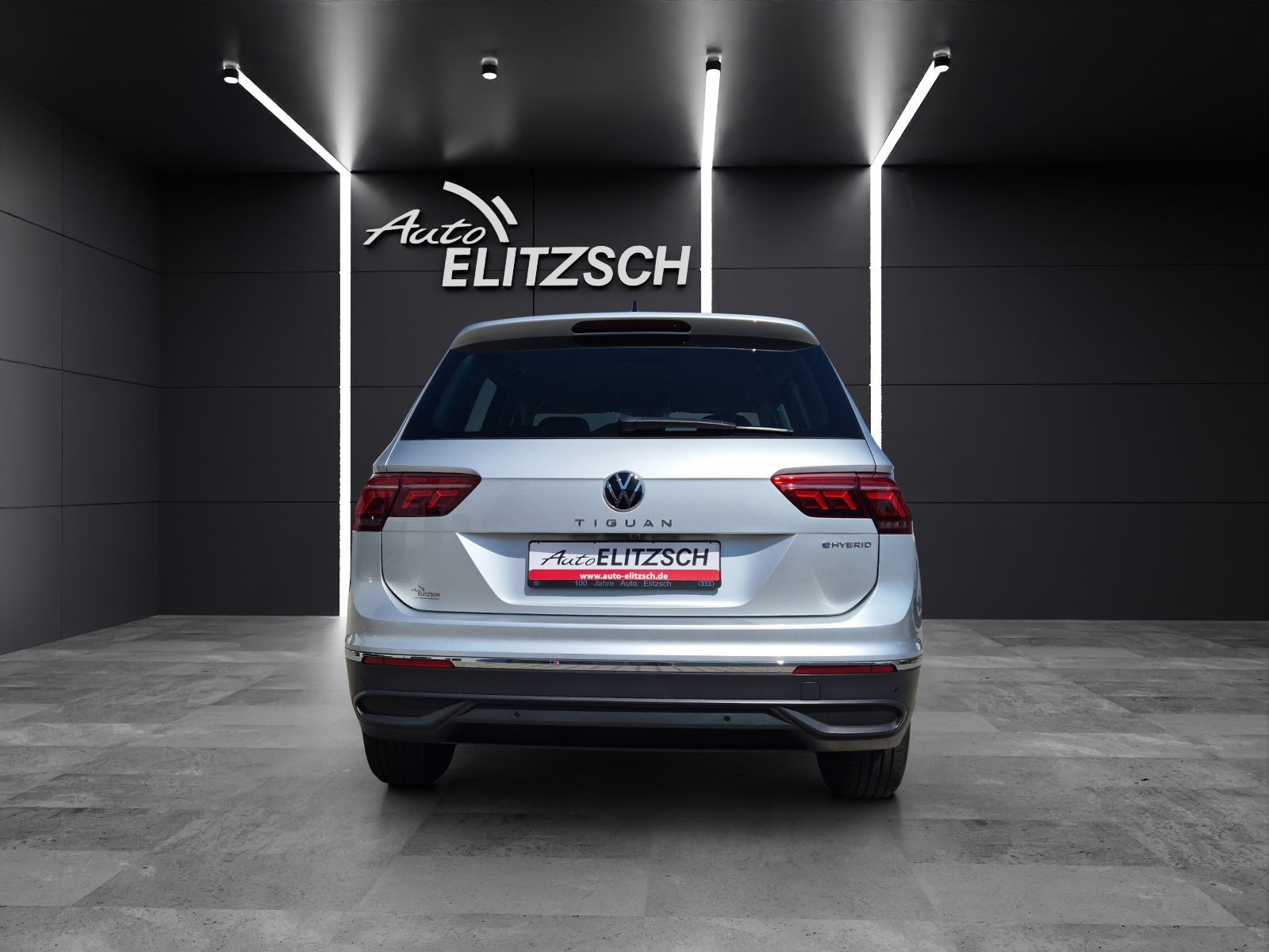 Fahrzeugabbildung Volkswagen Tiguan eHybrid Life DSG Matrix AHK Navi AID ACC RFK SHZ