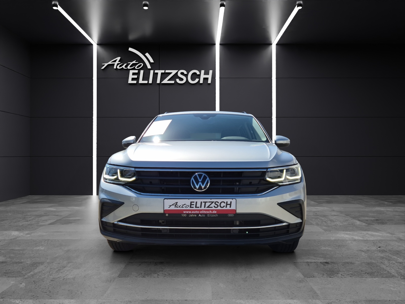 Fahrzeugabbildung Volkswagen Tiguan eHybrid Life DSG Matrix AHK Navi AID ACC RFK SHZ