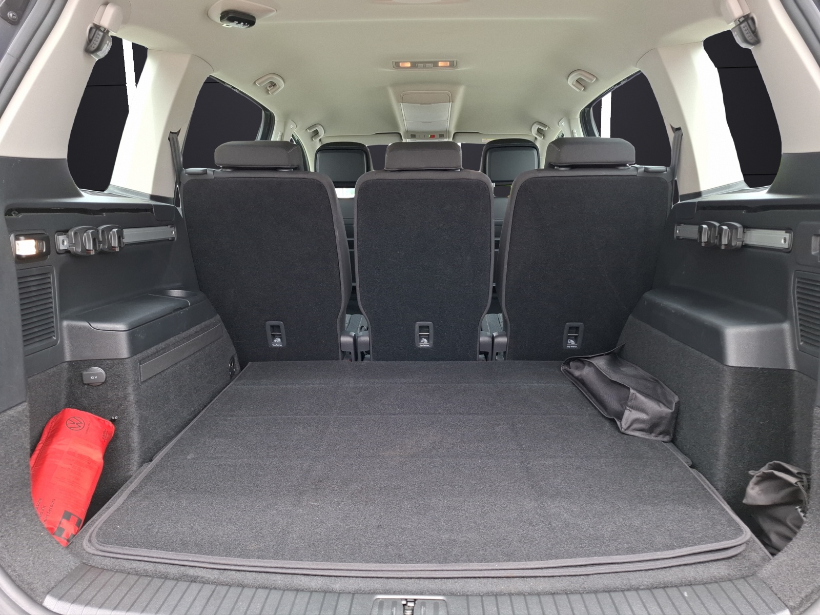 Fahrzeugabbildung Volkswagen Touran TSI Comfortline DSG 7-Si ACC PDC 4xSHZ LHZ