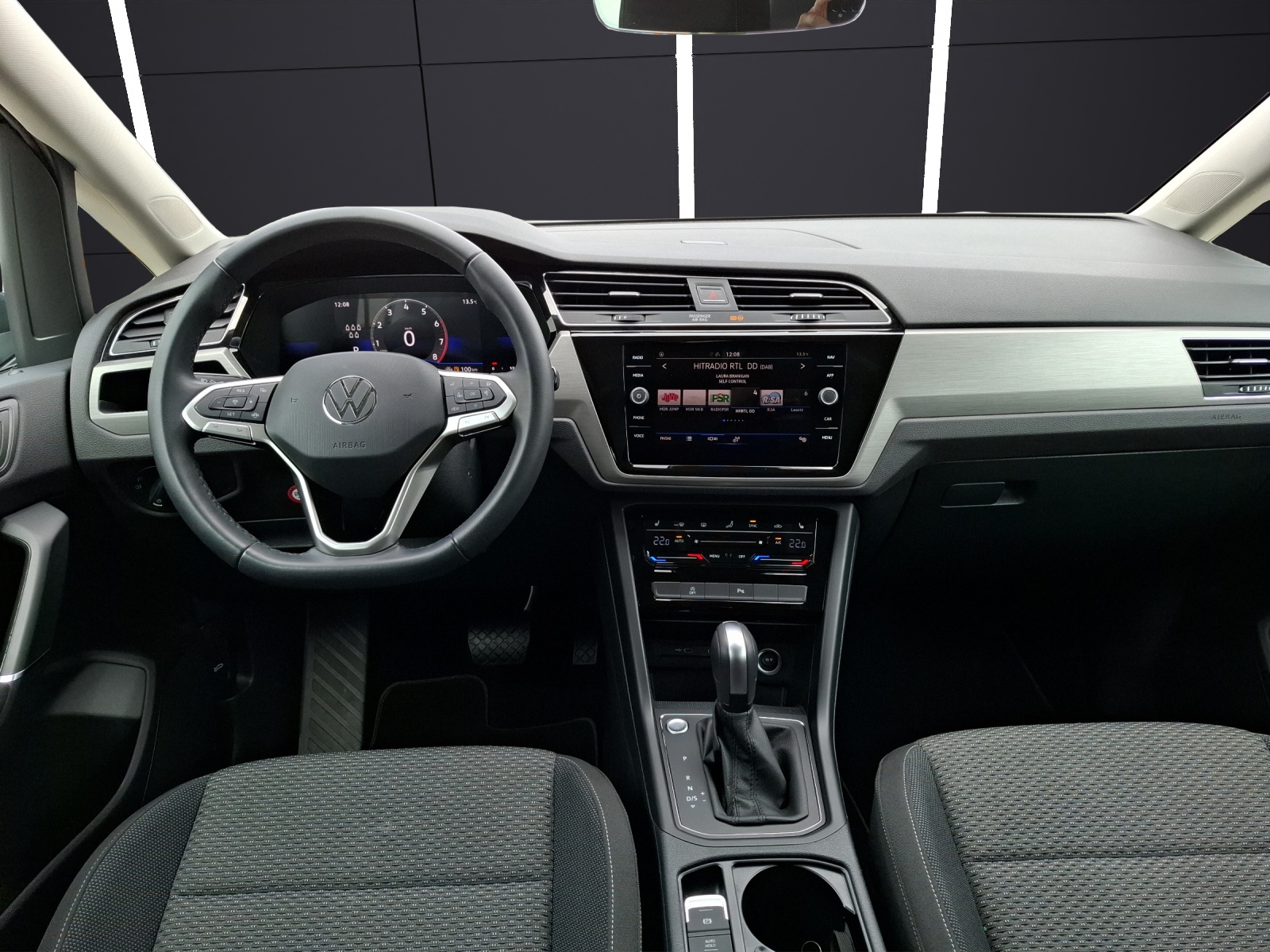 Fahrzeugabbildung Volkswagen Touran TSI Comfortline DSG 7-Si ACC PDC 4xSHZ LHZ