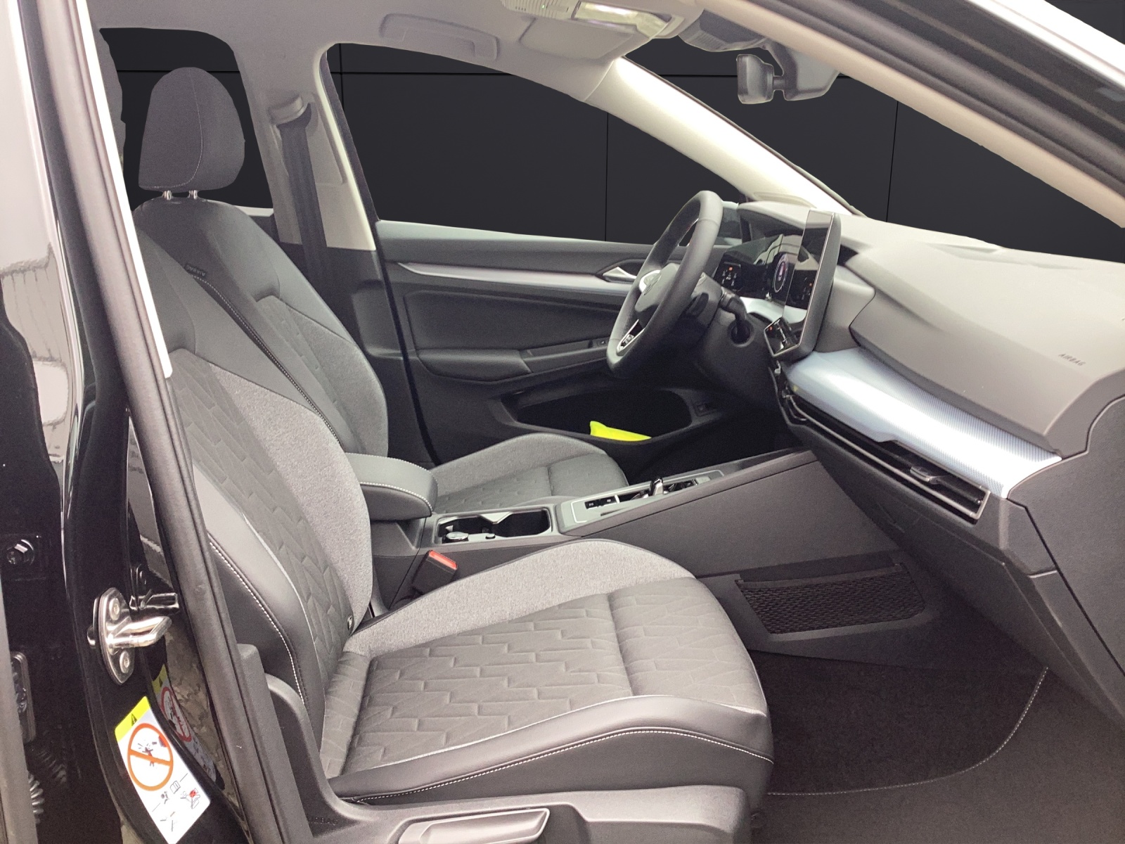 Fahrzeugabbildung Volkswagen Golf Energy AHZV LED DAB ACC