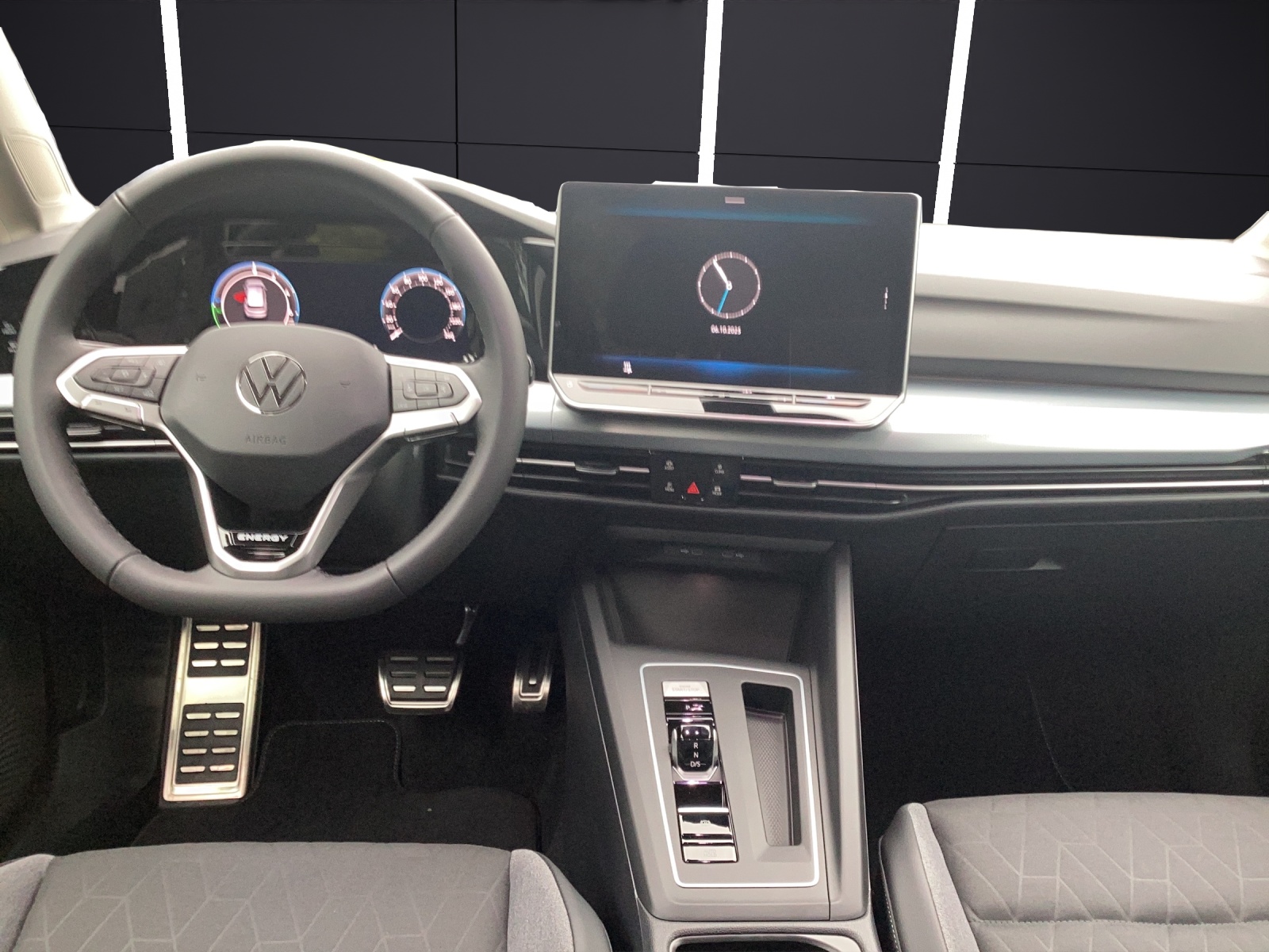 Fahrzeugabbildung Volkswagen Golf Energy AHZV LED DAB ACC