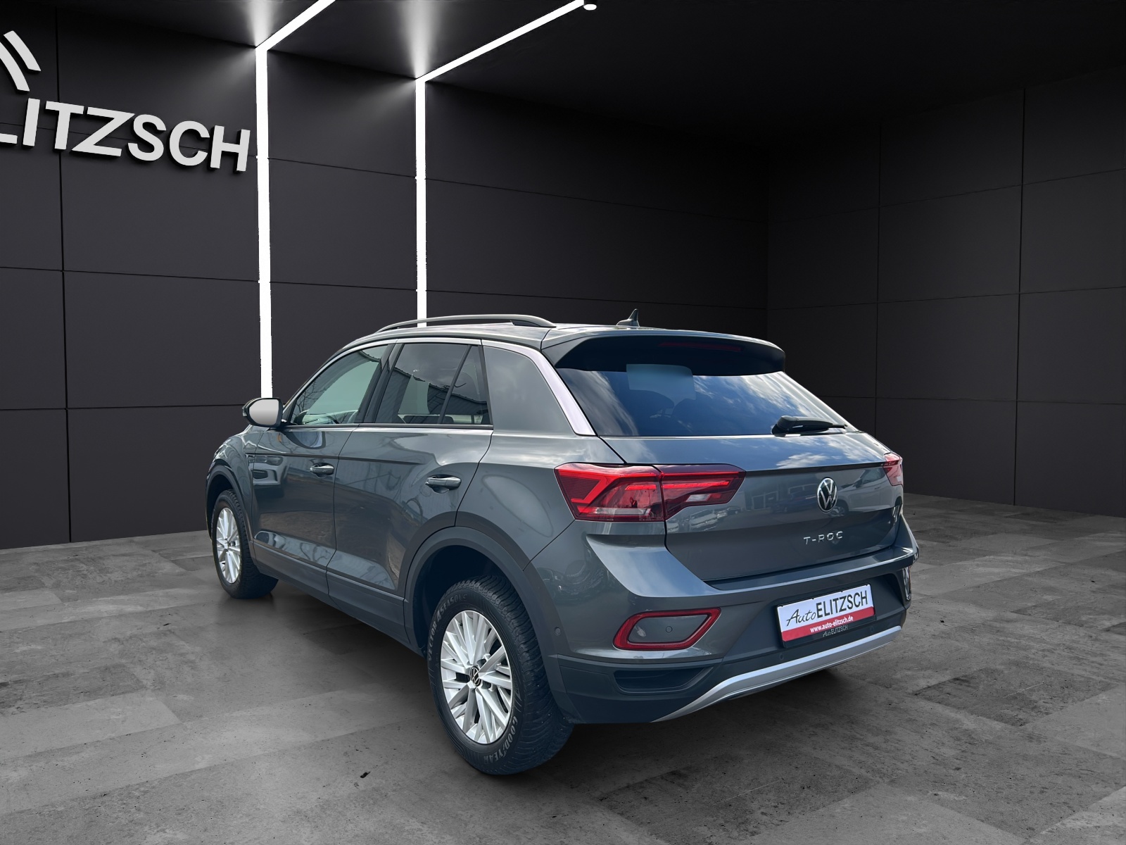 Fahrzeugabbildung Volkswagen T-Roc TSI Life LED Navi AID Park-assist SH