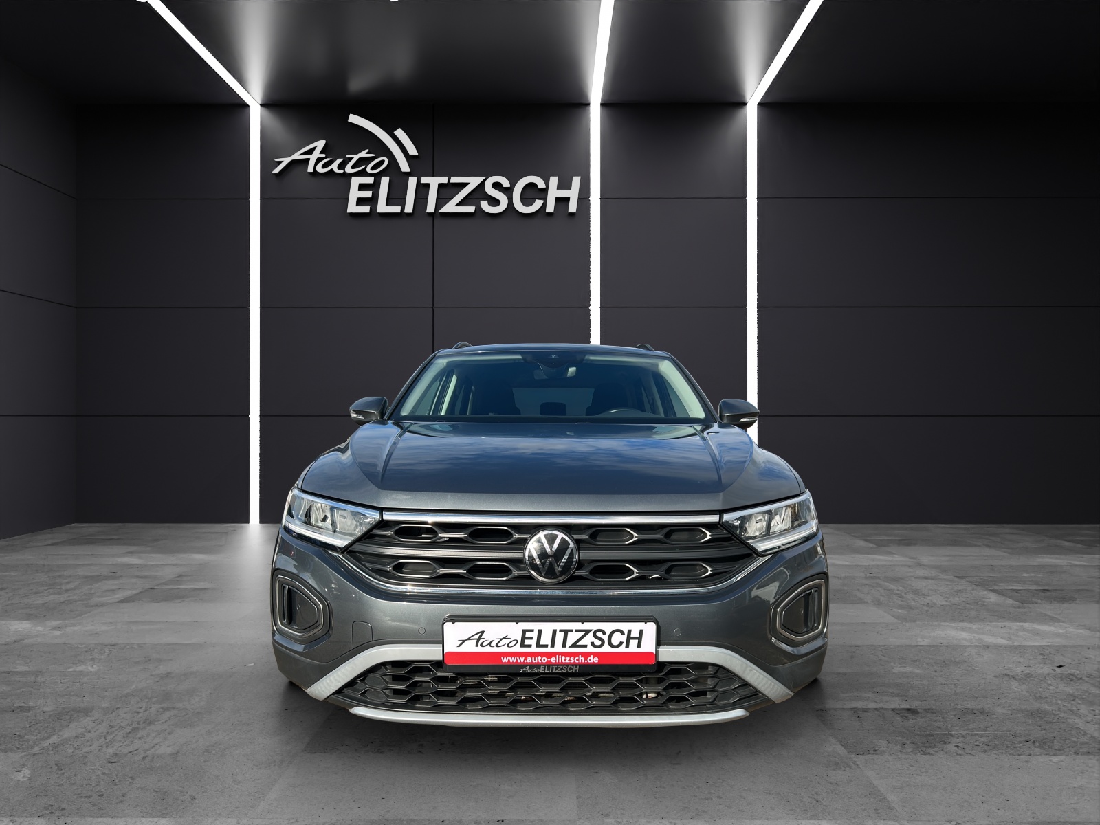 Fahrzeugabbildung Volkswagen T-Roc TSI Life LED Navi AID Park-assist SH