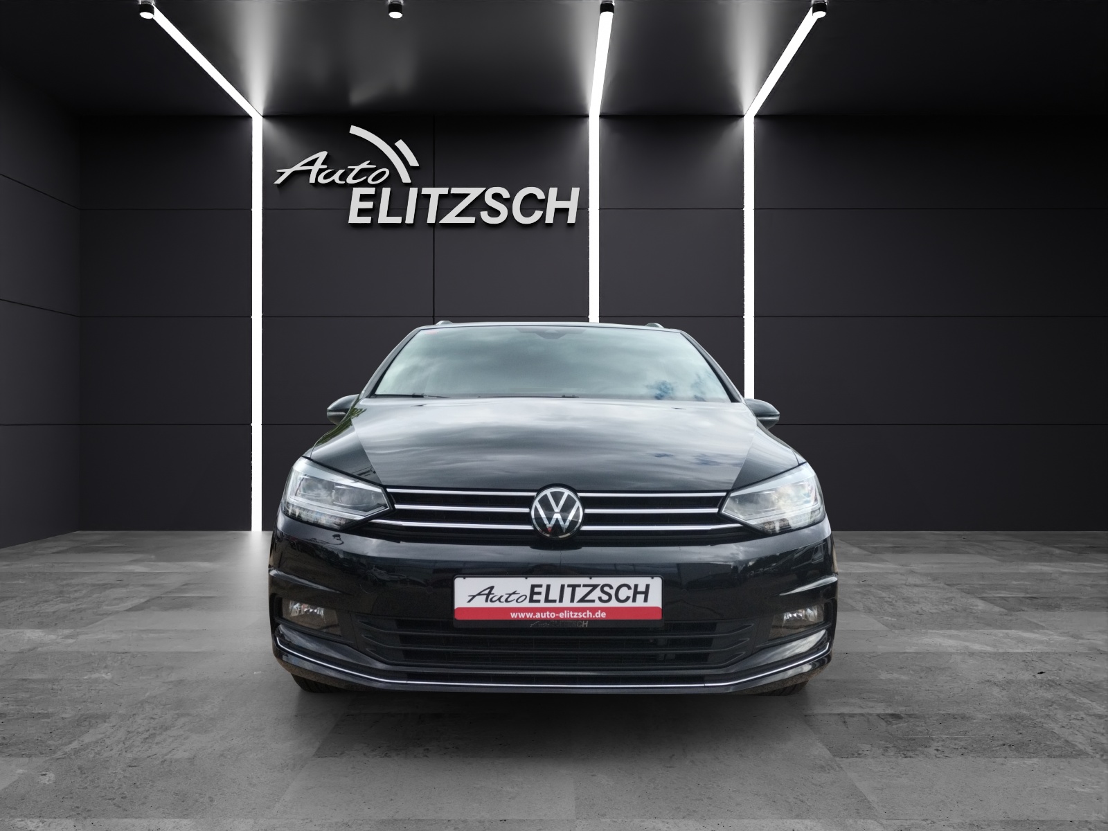 Fahrzeugabbildung Volkswagen Touran TDI Highline DSG LED AHK Navi AID ACC RFK SH