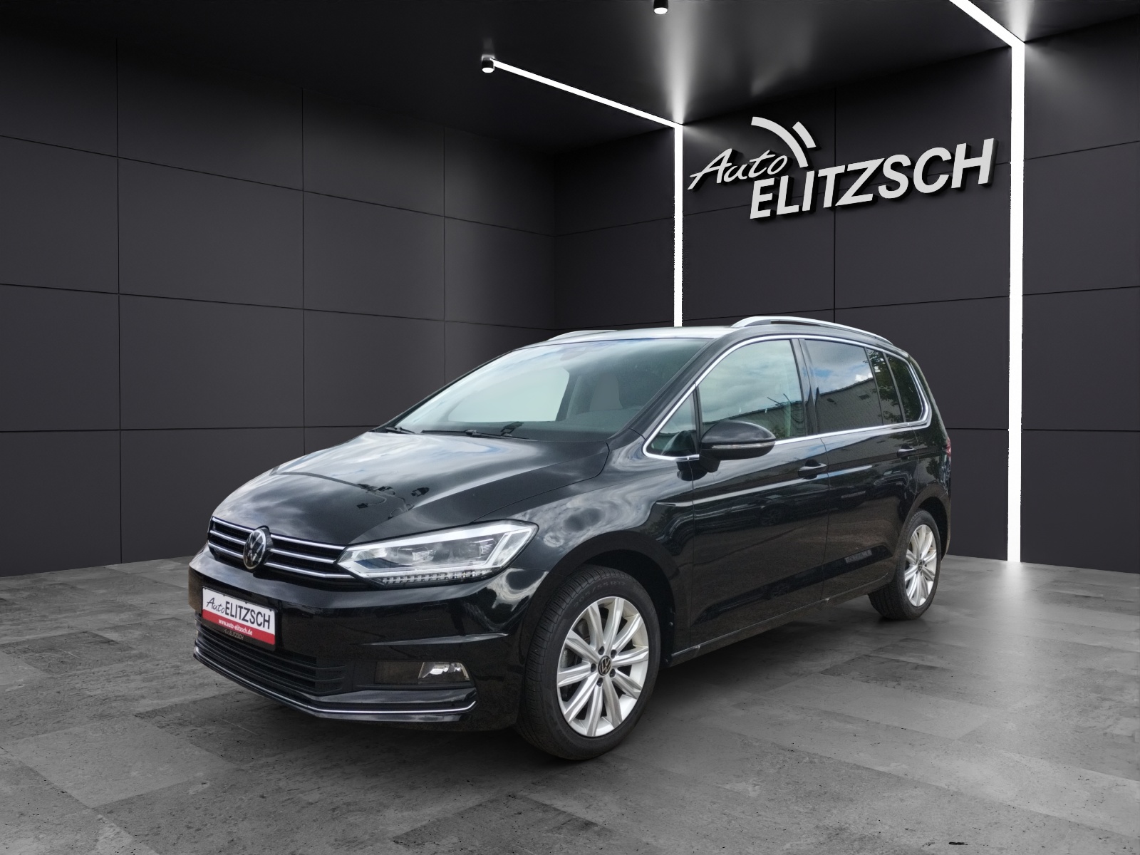 Fahrzeugabbildung Volkswagen Touran TDI Highline DSG LED AHK Navi AID ACC RFK SH