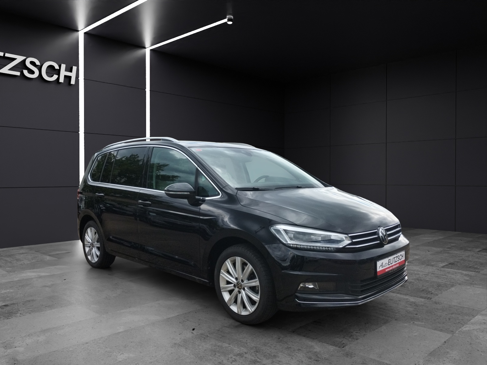 Fahrzeugabbildung Volkswagen Touran TDI Highline DSG LED AHK Navi AID ACC RFK SH