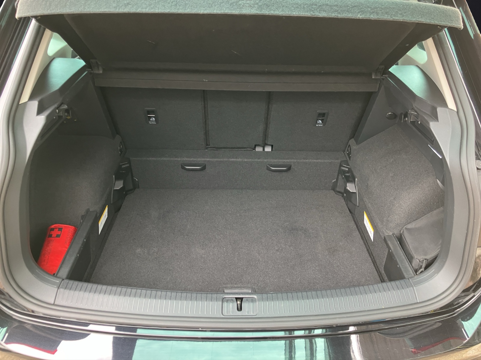 Fahrzeugabbildung Volkswagen Tiguan TDI Life DSG LED Navi ACC AHK PDC
